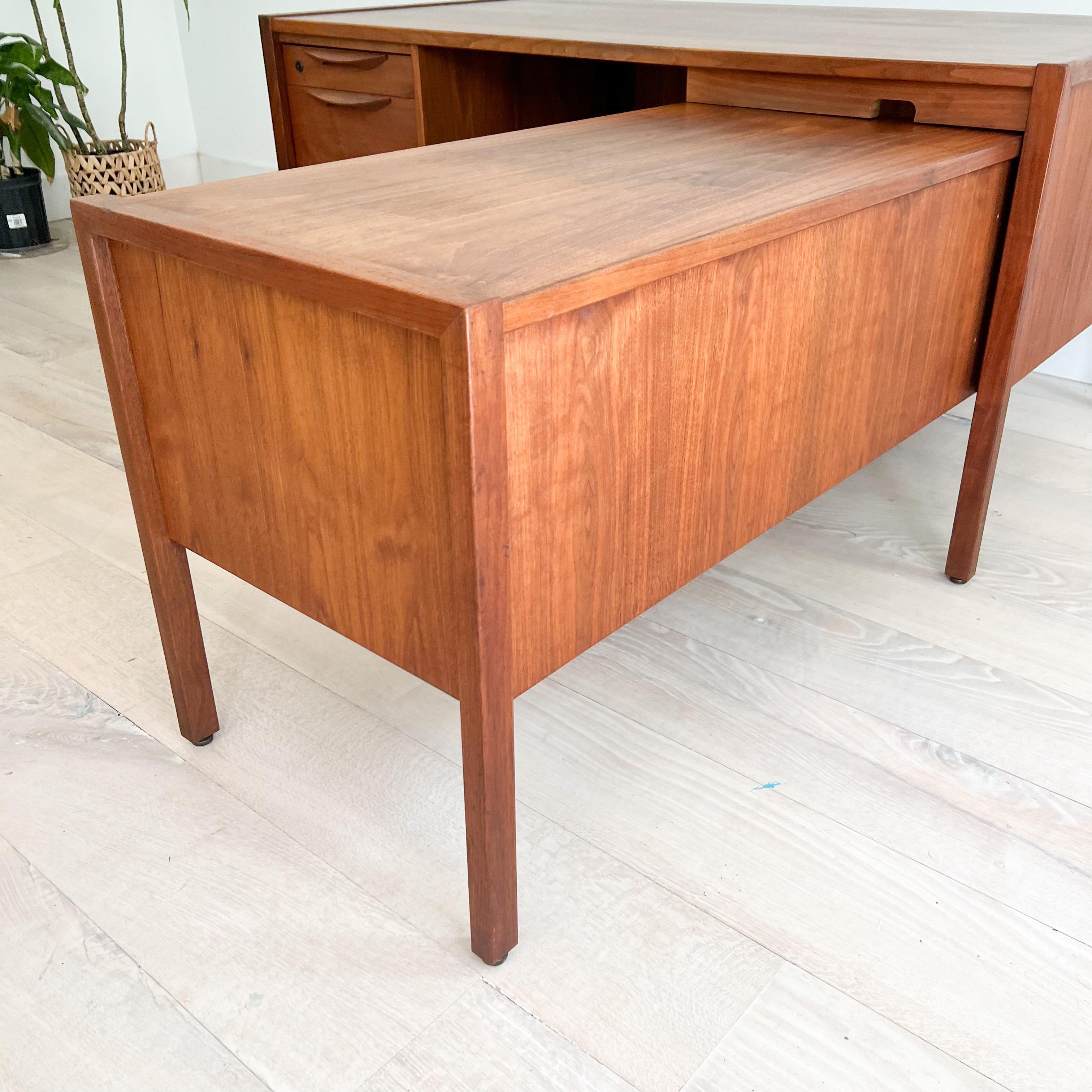 Mid Century Modern Walnut Jens Risom Executive Two Part Desk In Good Condition In Asheville, NC
