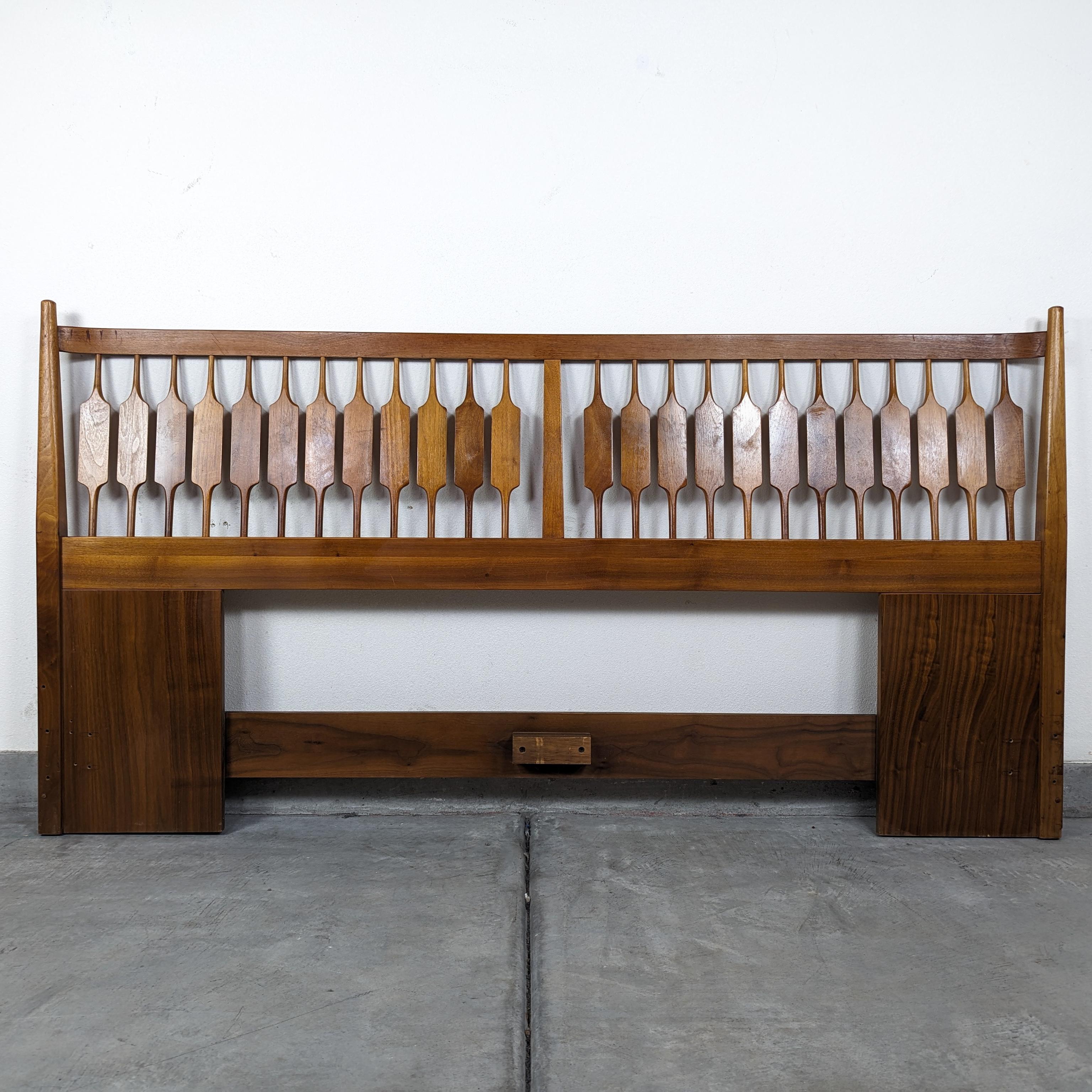 Mid Century Modern Walnut King Declaration Headboard by Drexel, c1960s In Good Condition For Sale In Chino Hills, CA