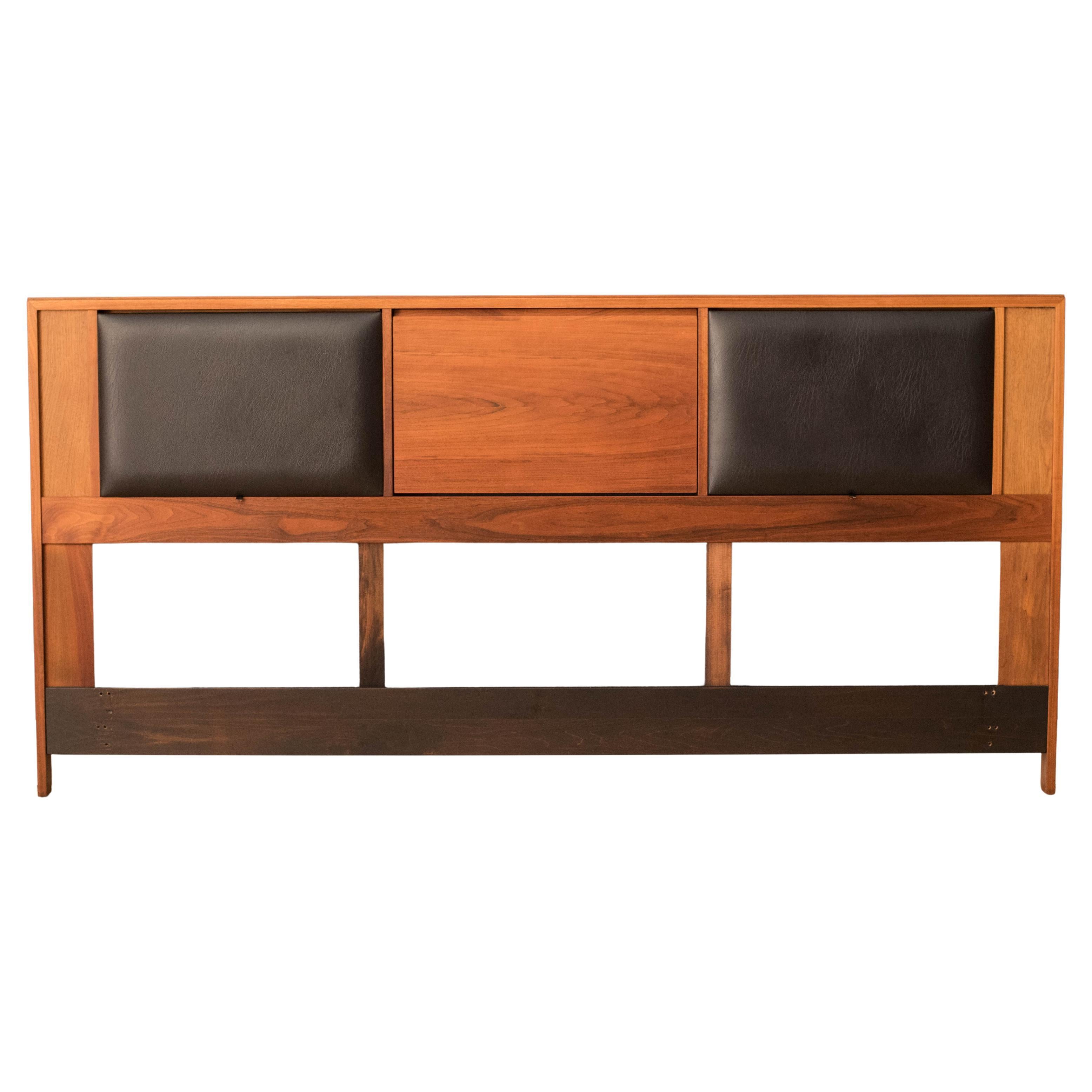 What is the standard size of a king size headboard?