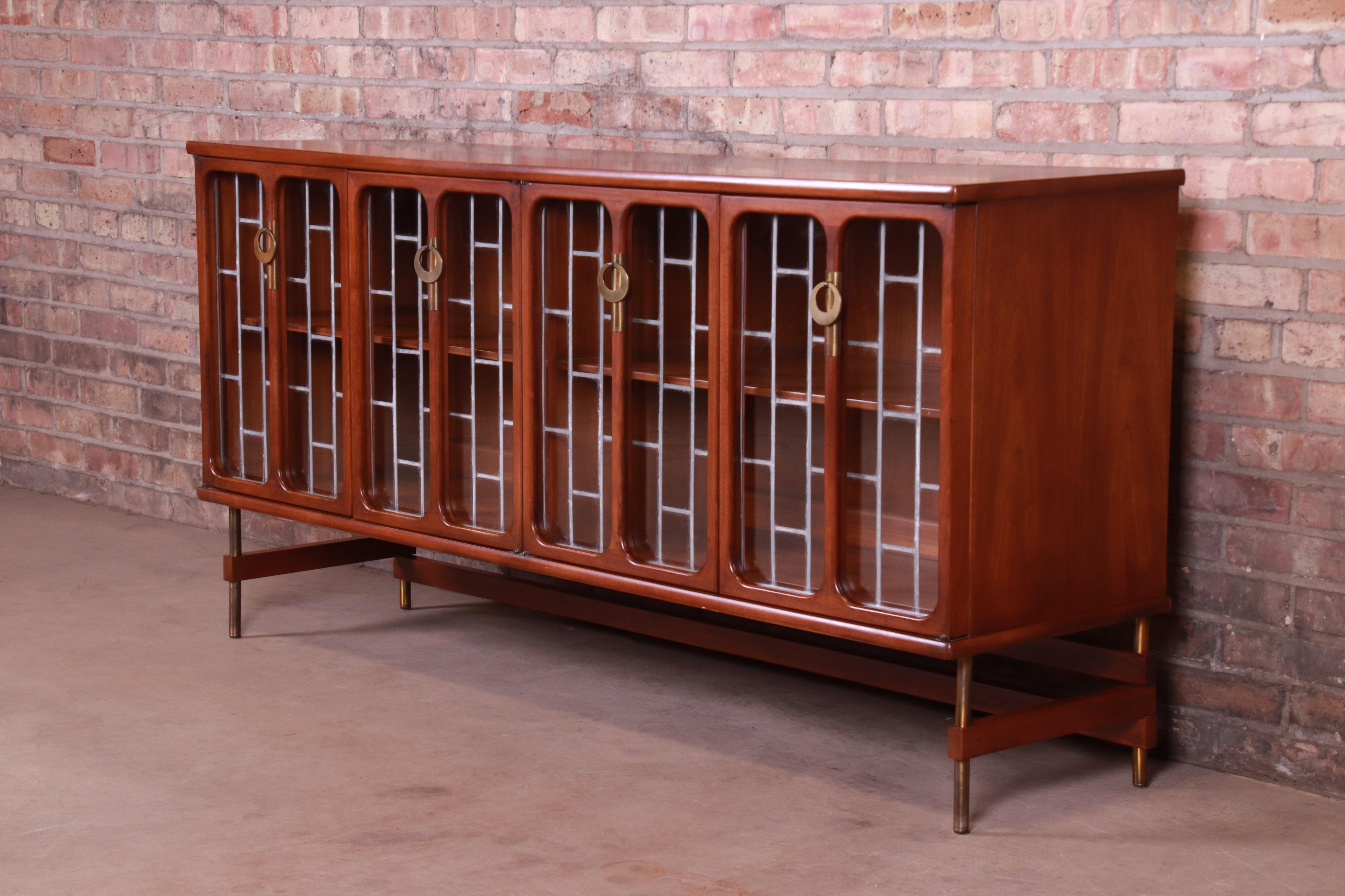 Mid-Century Modern Walnut Leaded Glass Bookcase by White Furniture, circa 1960s In Good Condition In South Bend, IN