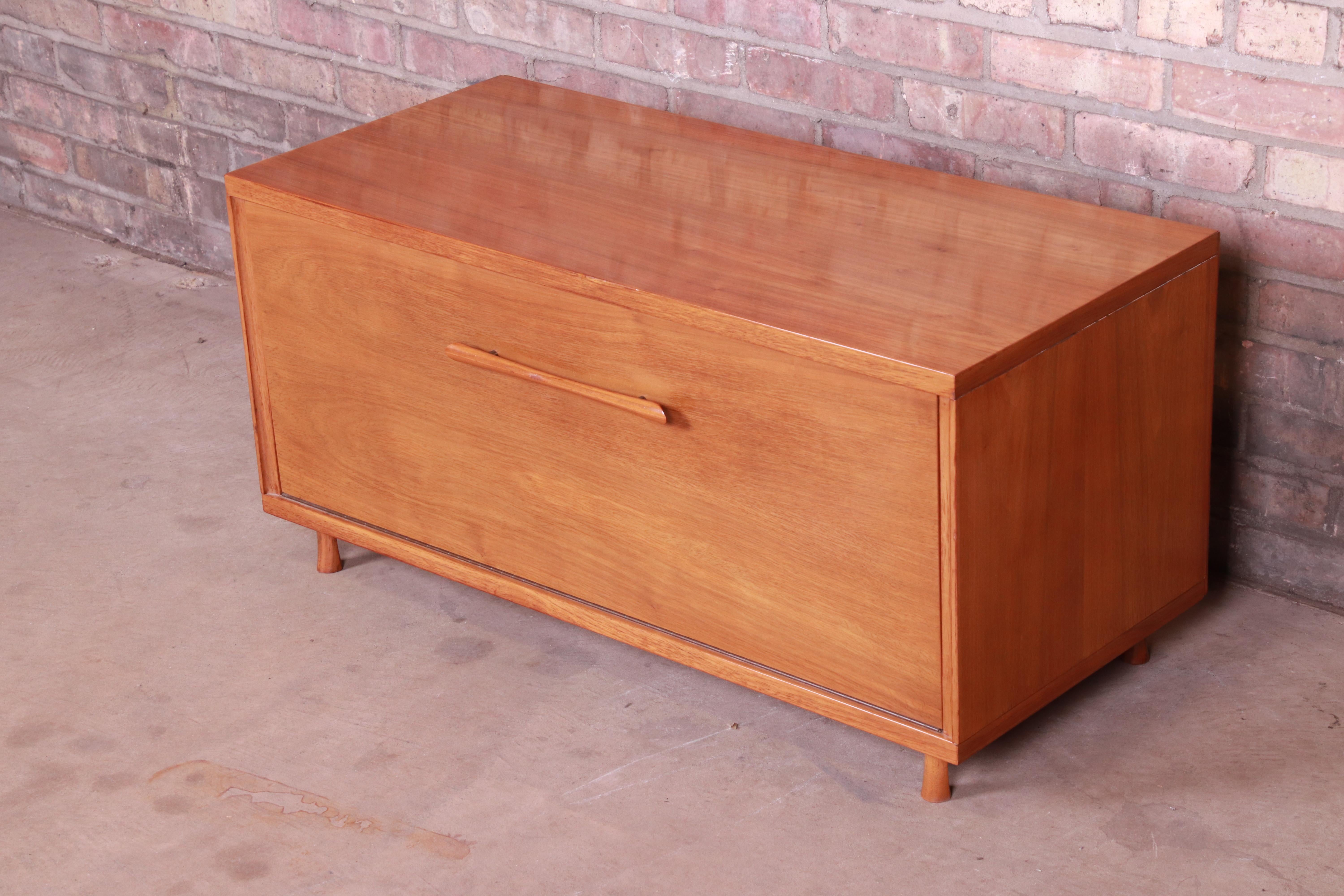 American Mid-Century Modern Walnut Lighted Bar Cabinet Attributed to Singer & Sons, 1960s
