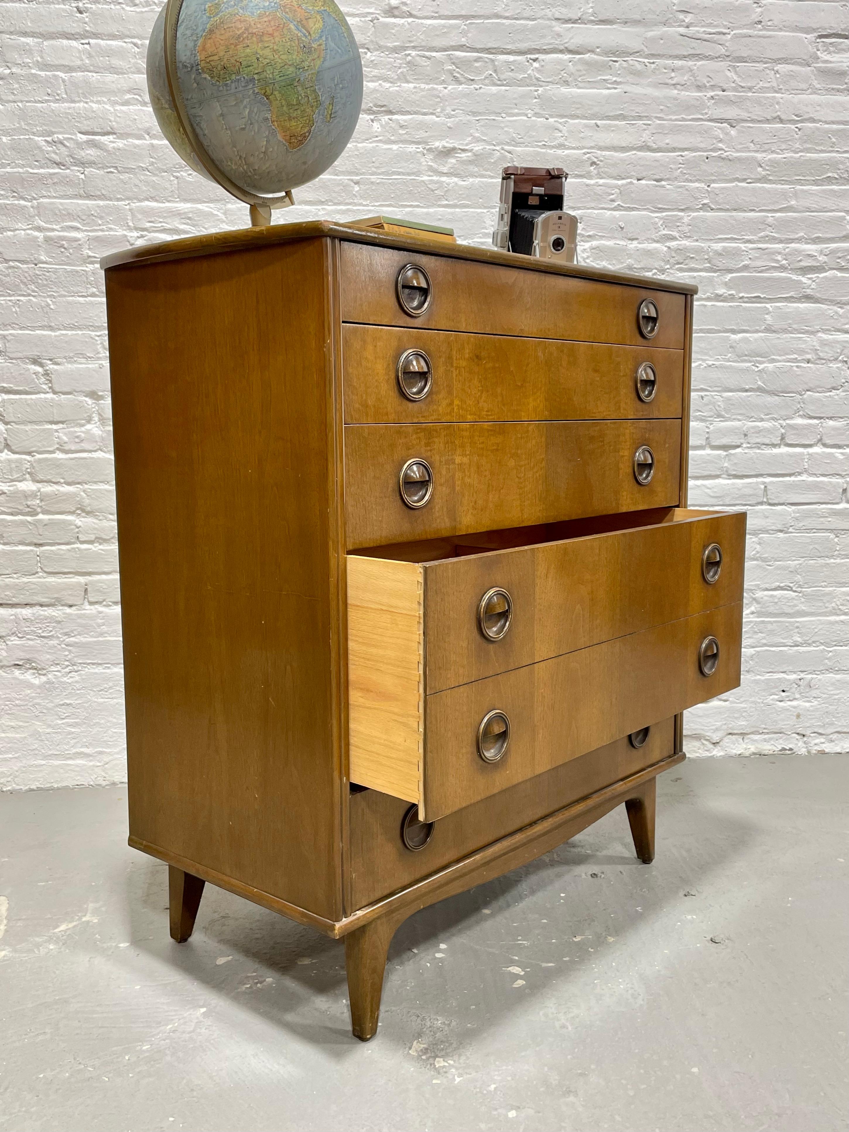 Mid Century MODERN Walnut Long DRESSER / CREDENZA by Landstrom Furniture Co. In Good Condition In Weehawken, NJ