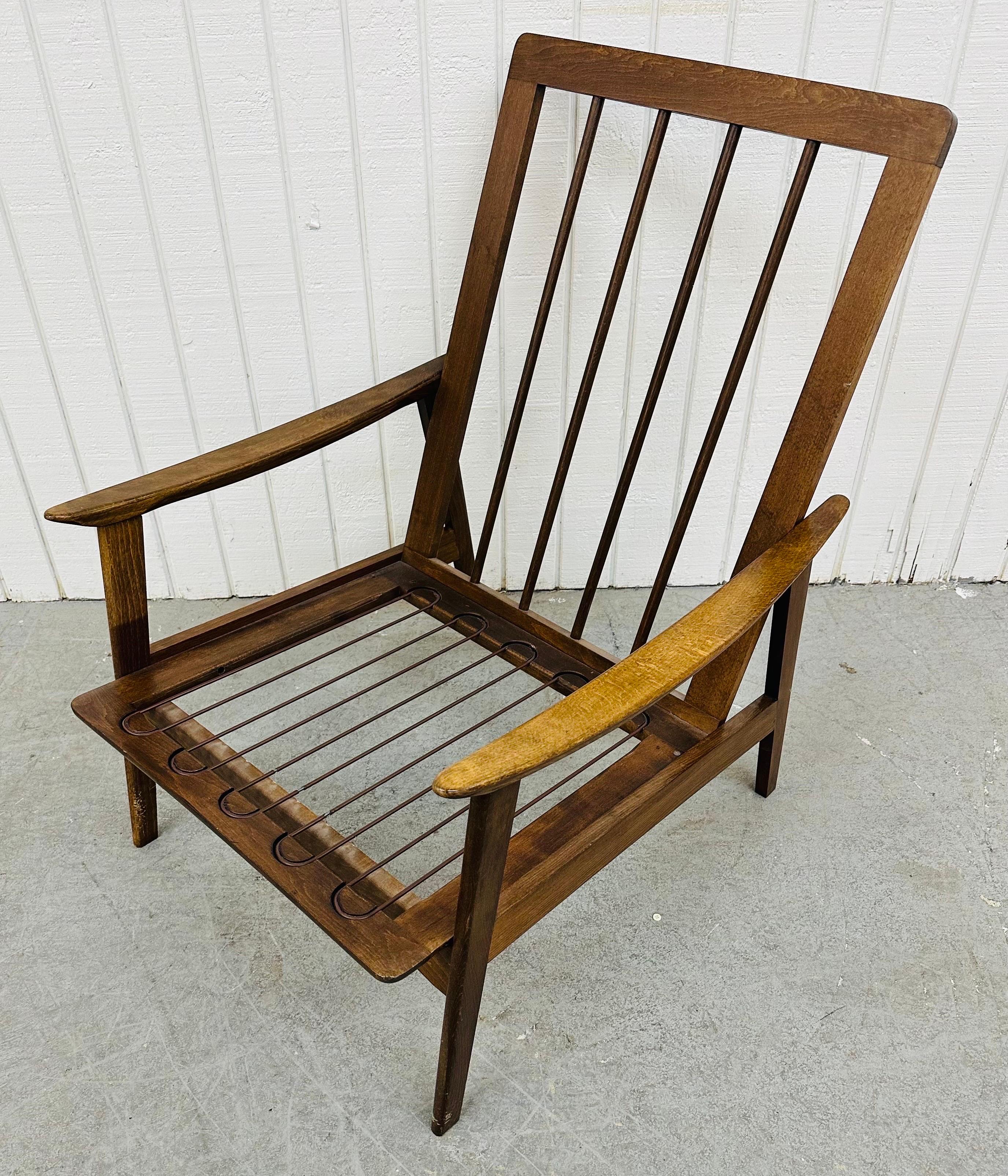 20th Century Mid-Century Modern Walnut Lounge Chair For Sale