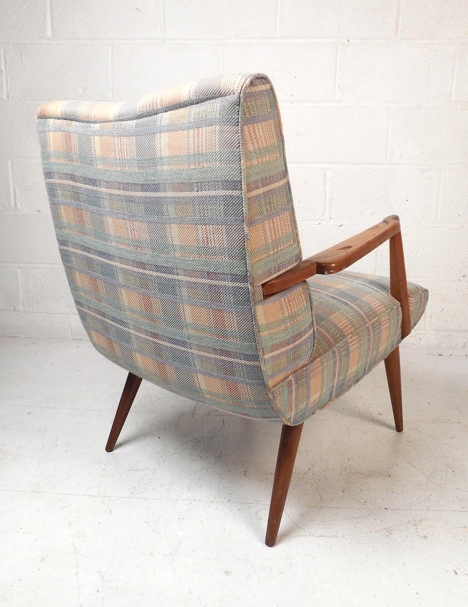Late 20th Century Mid-Century Modern Walnut Lounge Chair