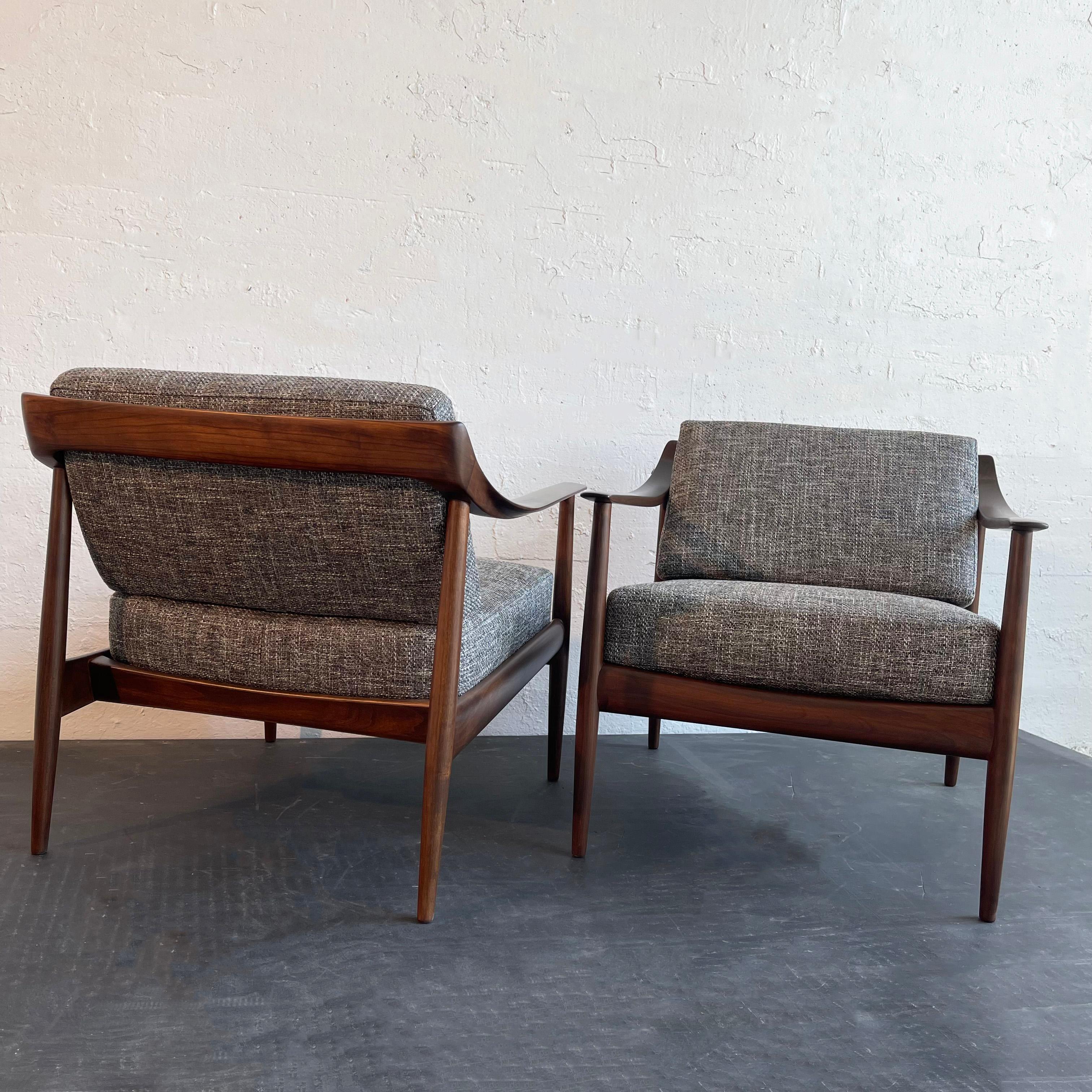 Mid-Century Modern Walnut Lounge Chairs By Knoll Antimott 5