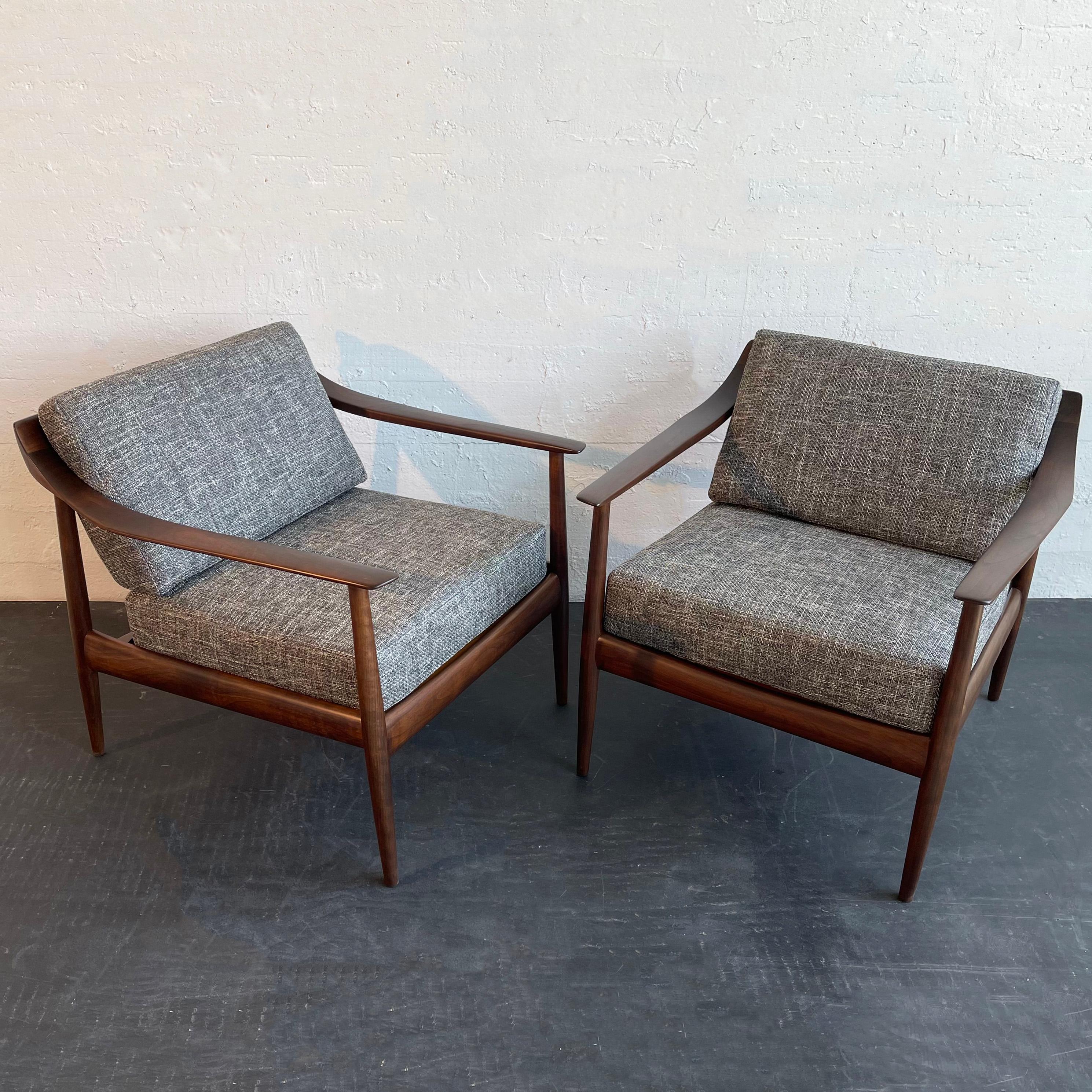 German Mid-Century Modern Walnut Lounge Chairs By Knoll Antimott