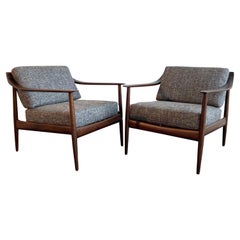 Moderne Lounge-Stühle aus Nussbaumholz von Knoll Antimott aus der Jahrhundertmitte