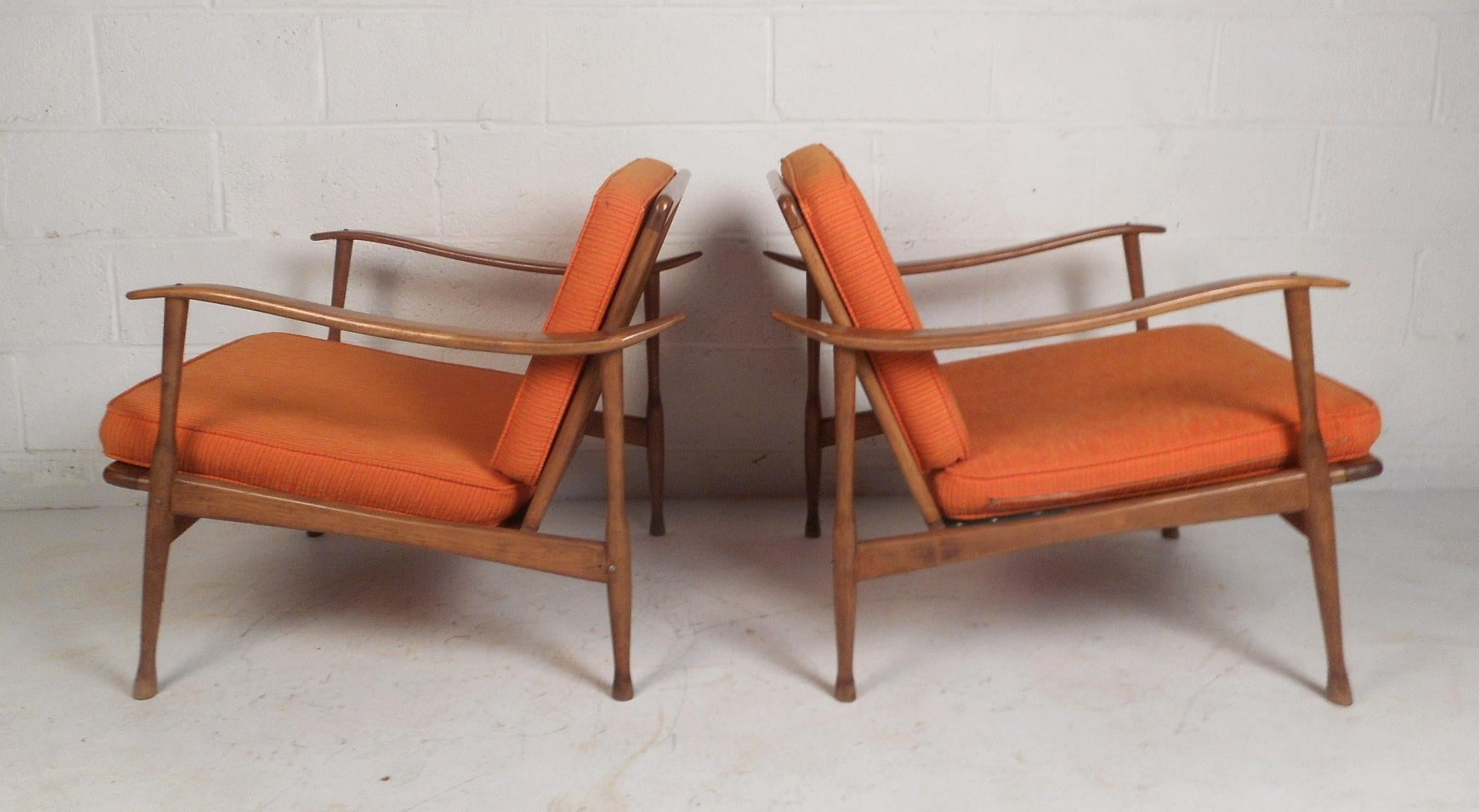 Mid-Century Modern Walnut Lounge Chairs In Good Condition In Brooklyn, NY