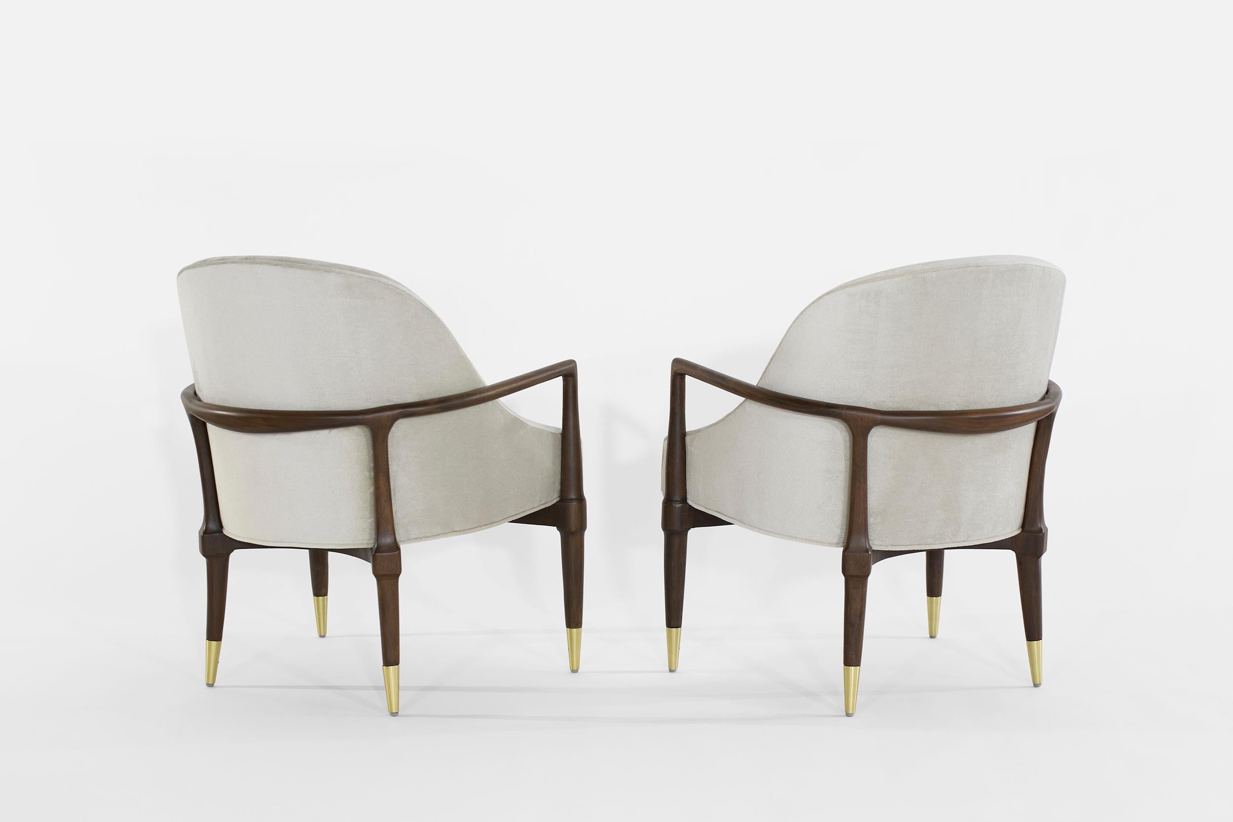 Mid-Century Modern Walnut Lounge Chairs In Excellent Condition In Westport, CT