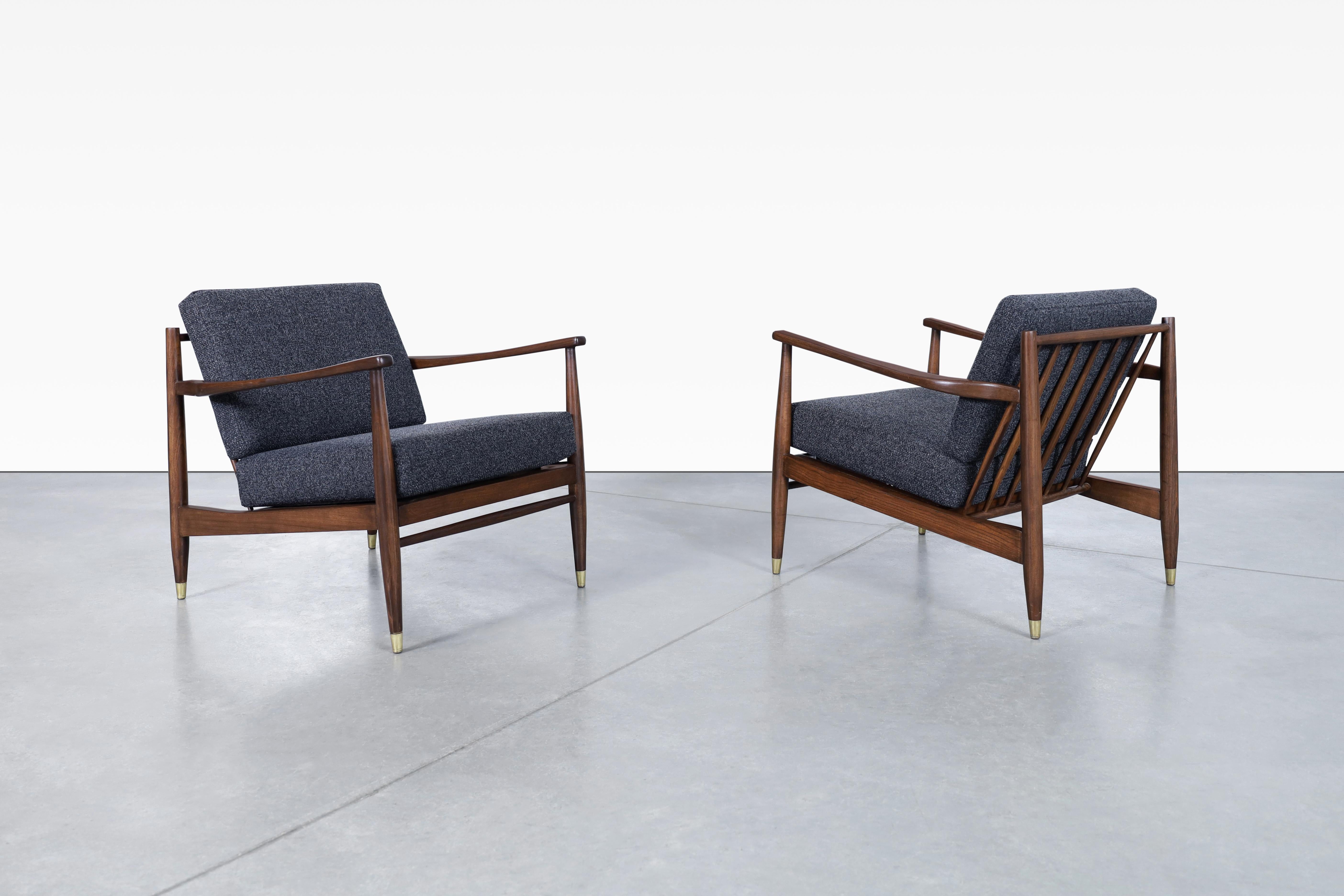 Mid-20th Century Mid-Century Modern Walnut Lounge Chairs