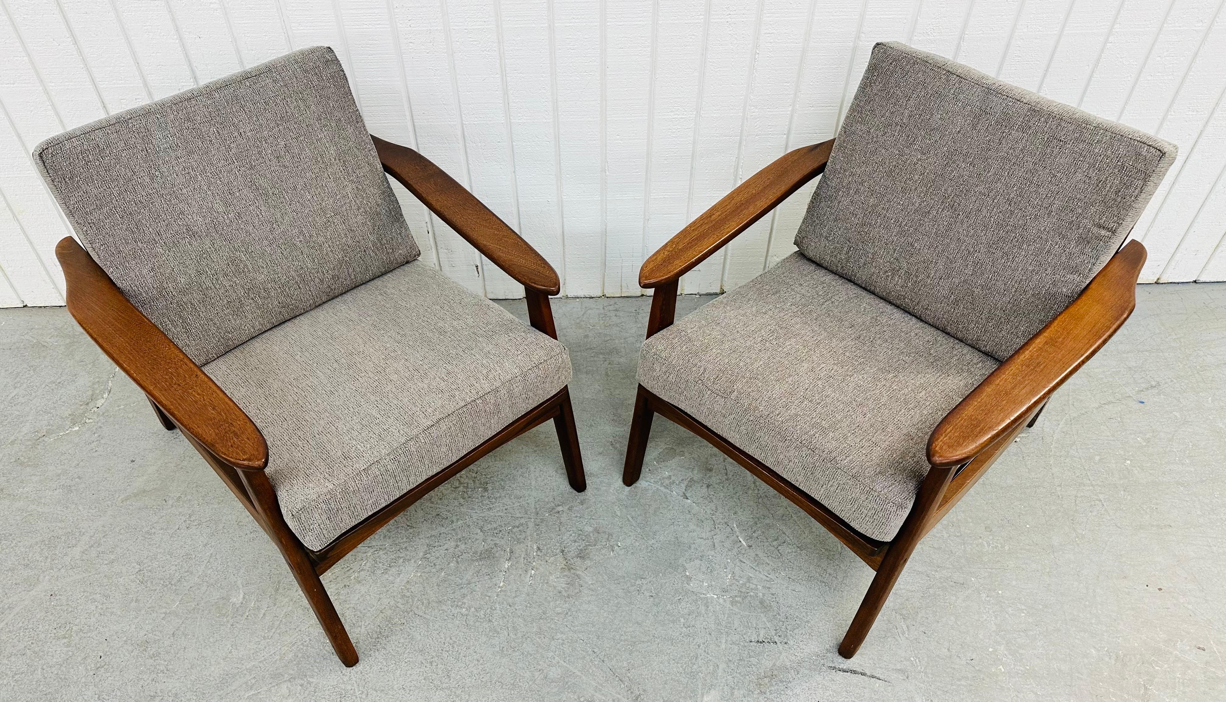 20th Century Mid-Century Modern Walnut Lounge Chairs - Set of 2