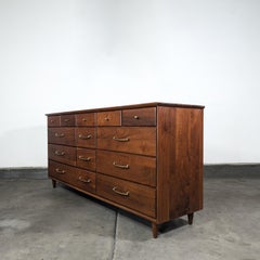 Comò basso in legno di noce del Mid Century Modern di ACE-HI, 1960 ca.