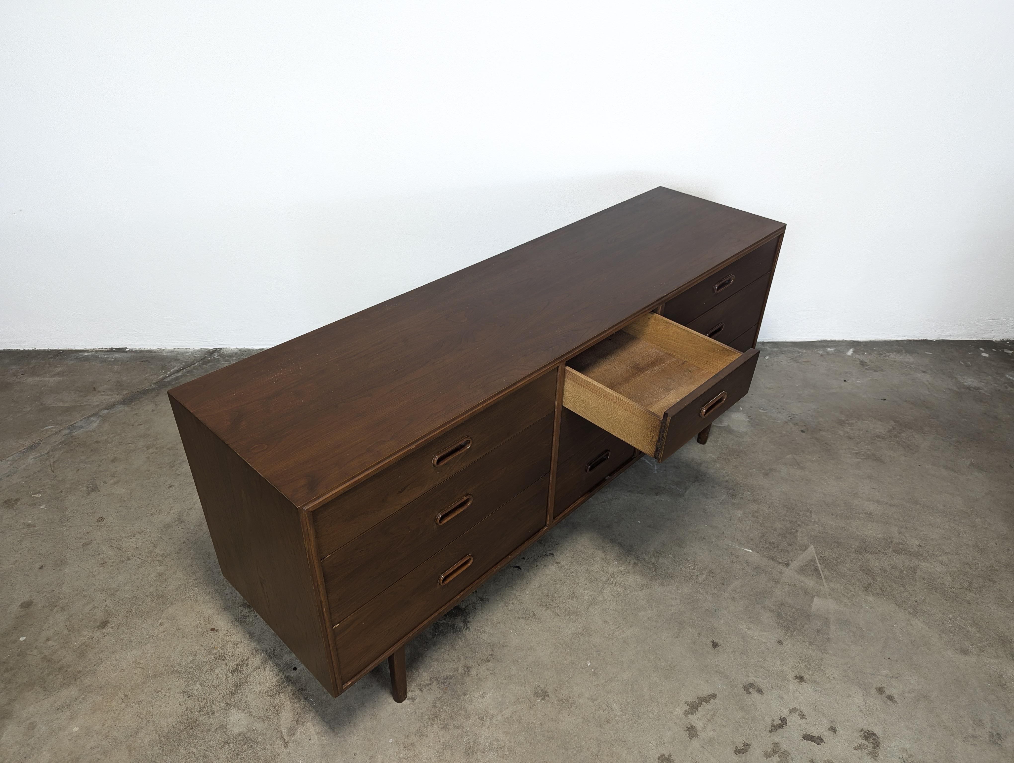 Mid Century Modern Walnut Lowboy Dresser by Jack Cartwright for Founders, c1960s 7