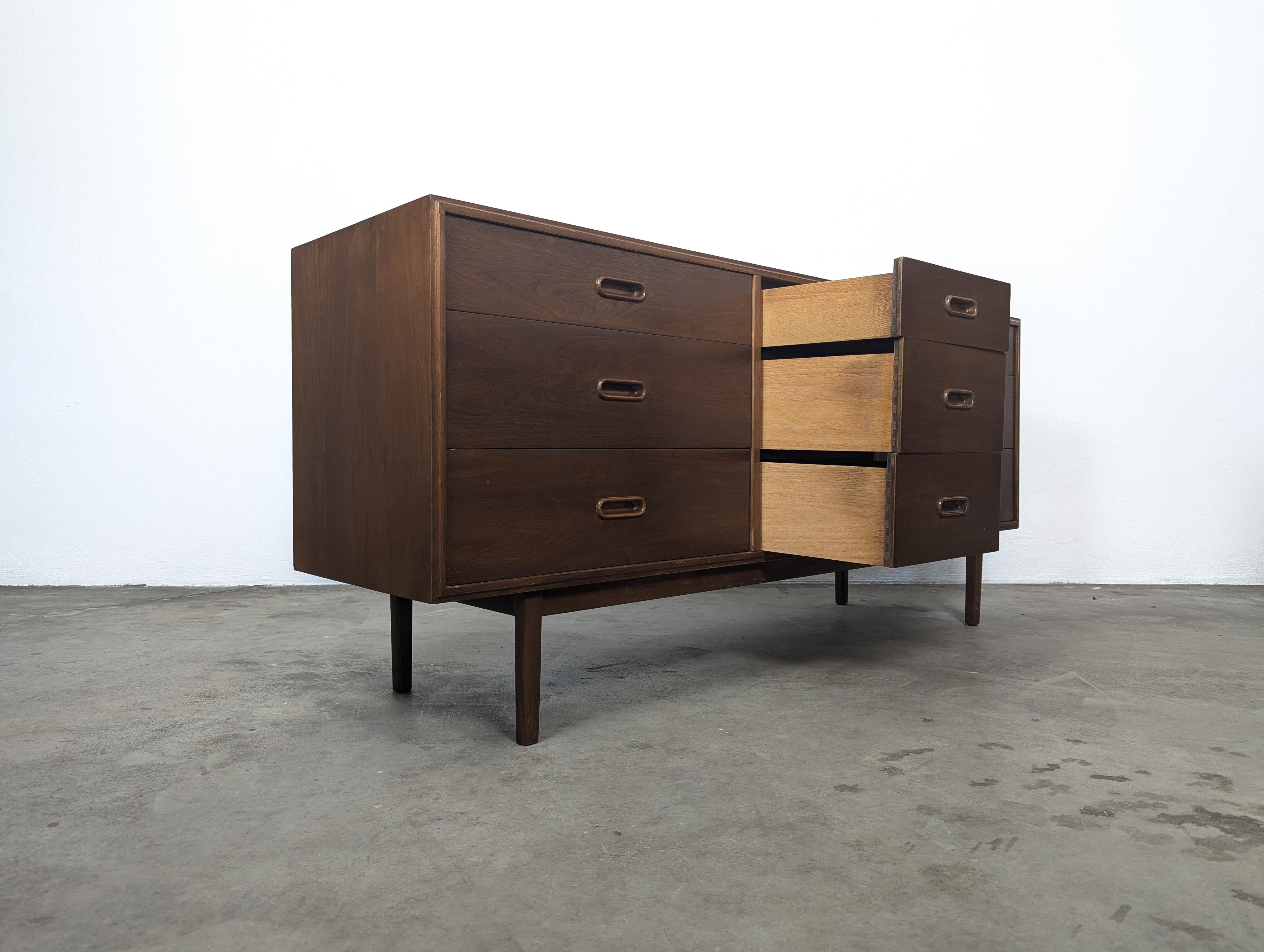 Veneer Mid Century Modern Walnut Lowboy Dresser by Jack Cartwright for Founders, c1960s