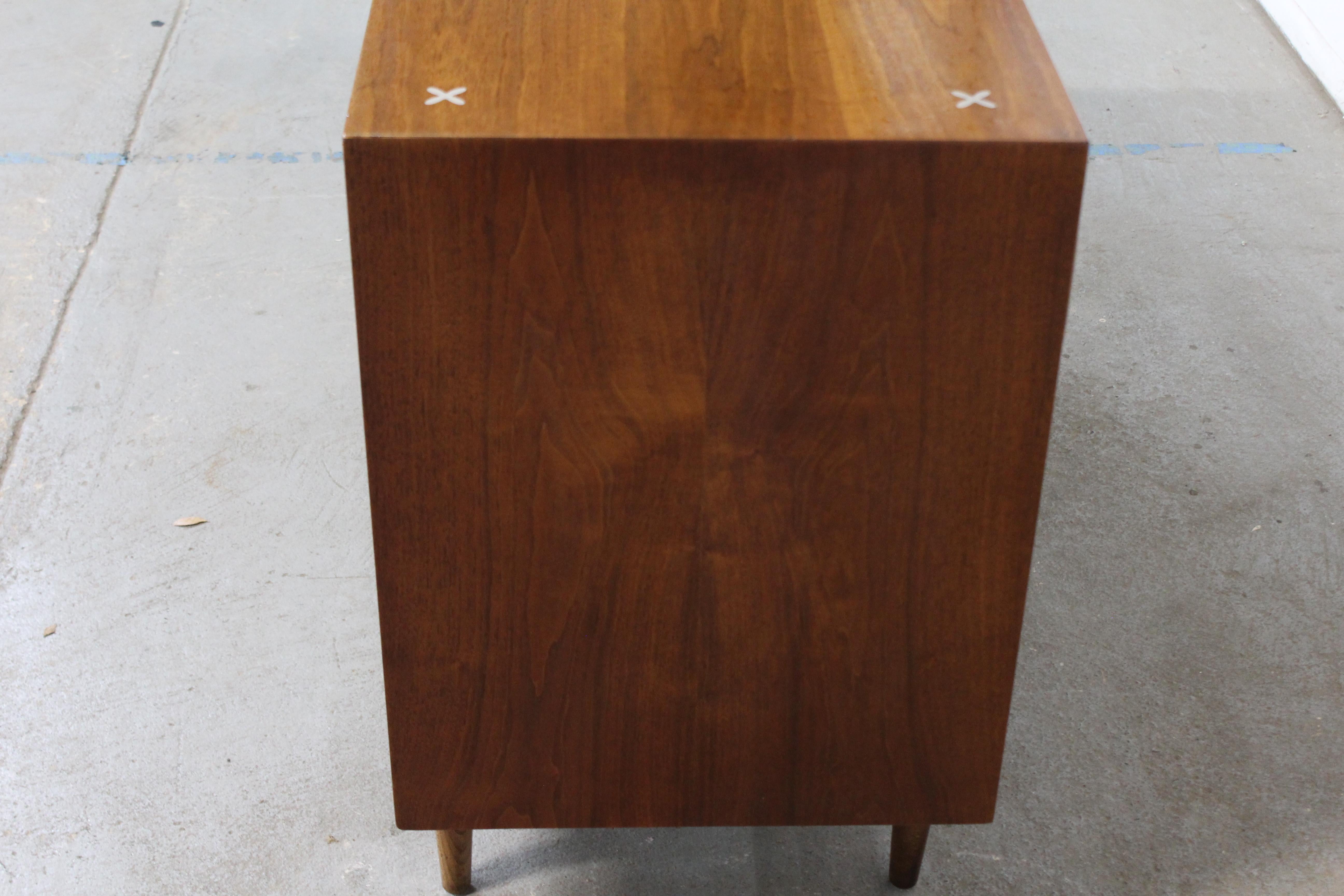 Mid-Century Modern Walnut Mini Sideboard/Credenza by American of Martinsville  1