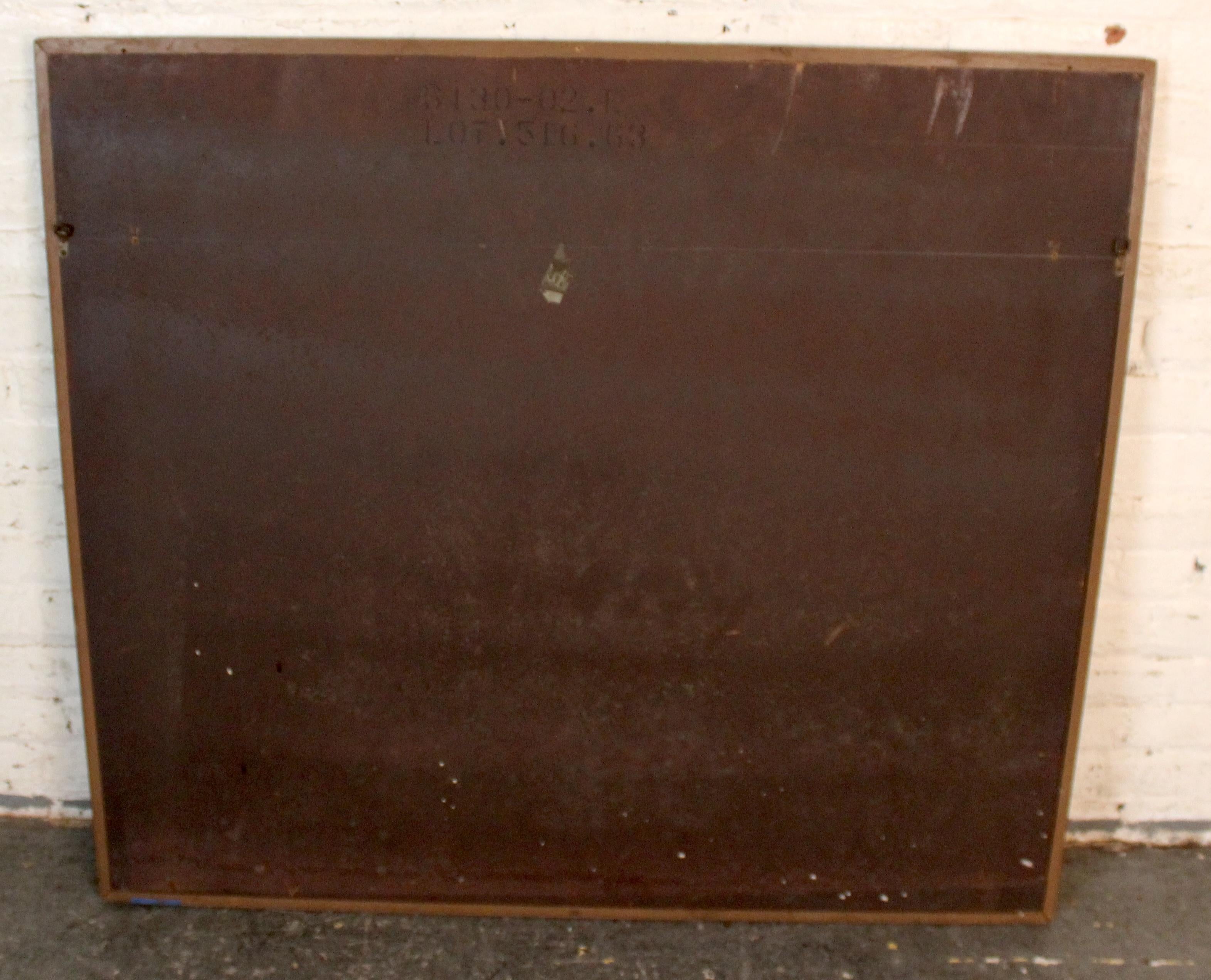 Specchio in legno di noce di Broyhill Brasilia, metà secolo. in vendita 3