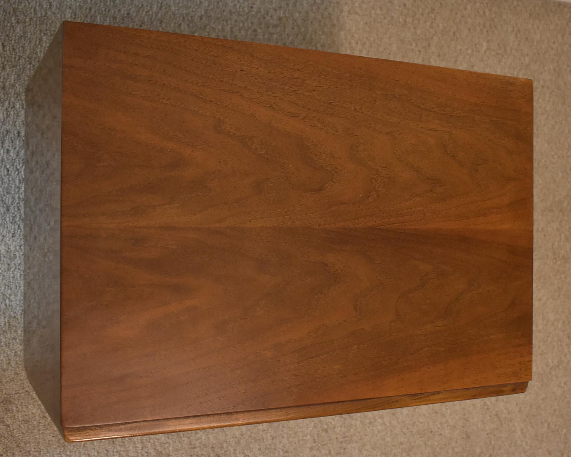 Mid-Century Modern Walnut Night Stand by American of Martinsville In Good Condition For Sale In Toledo, OH