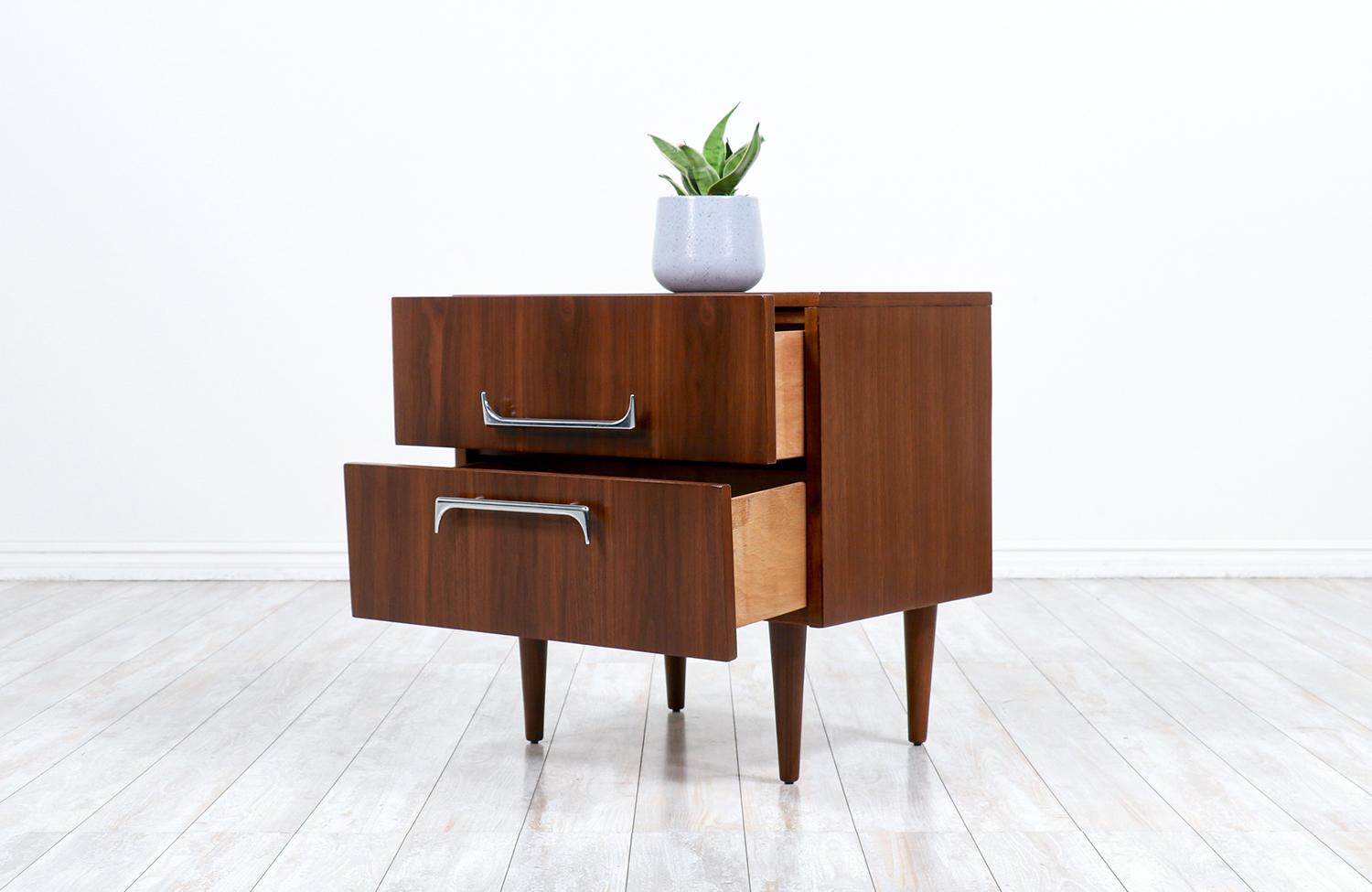 Mid-Century Modern Walnut Night Stand with Sculpted Chrome Pulls In Excellent Condition In Los Angeles, CA