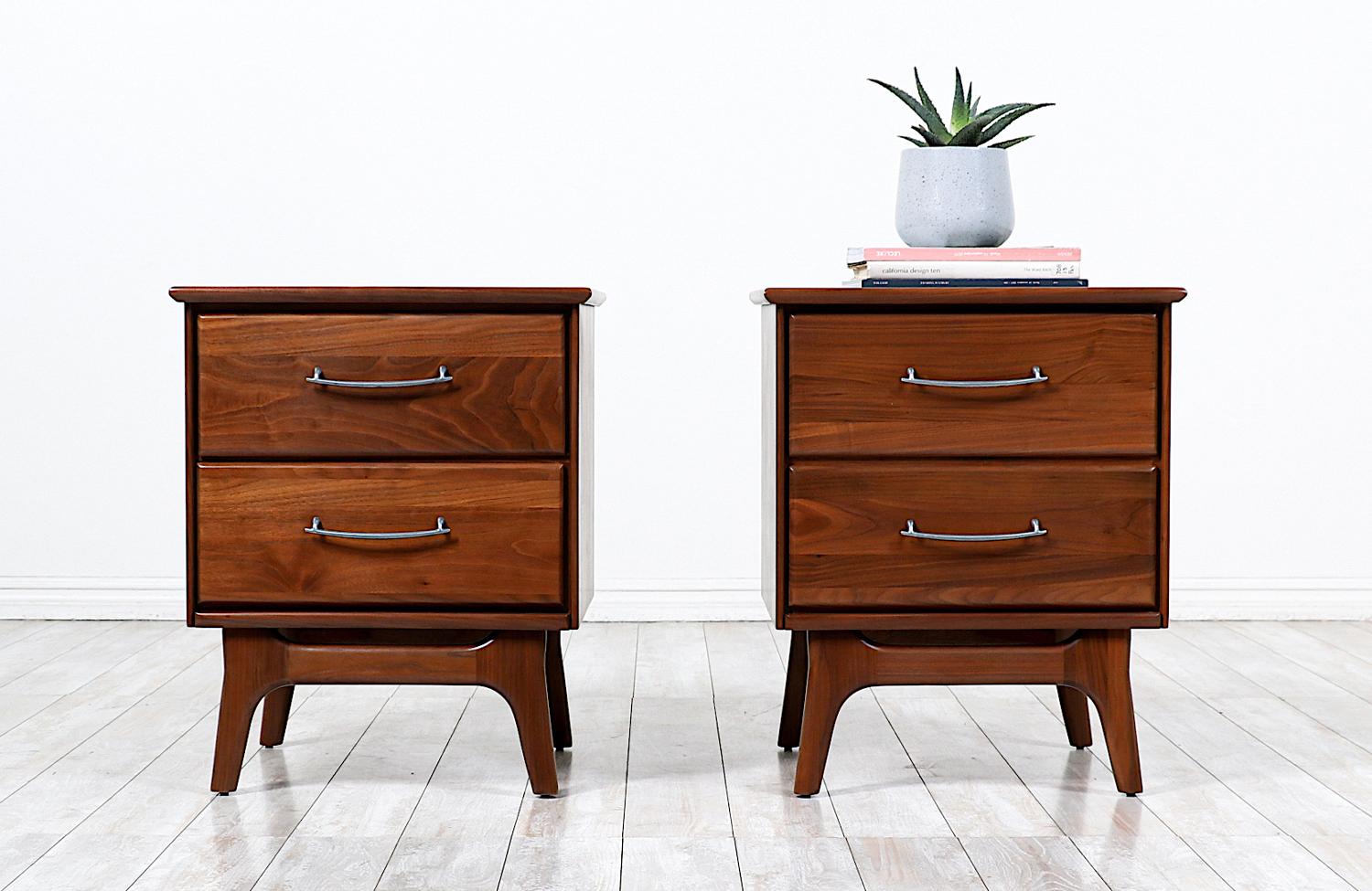 Expertly Restored - Mid-Century Modern Walnut Night Stands by Ace-Hi In Excellent Condition For Sale In Los Angeles, CA