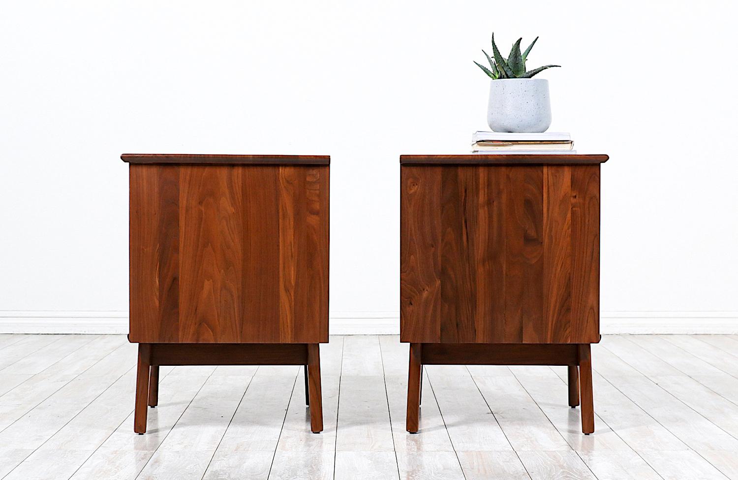 Mid-20th Century Expertly Restored - Mid-Century Modern Walnut Night Stands by Ace-Hi For Sale