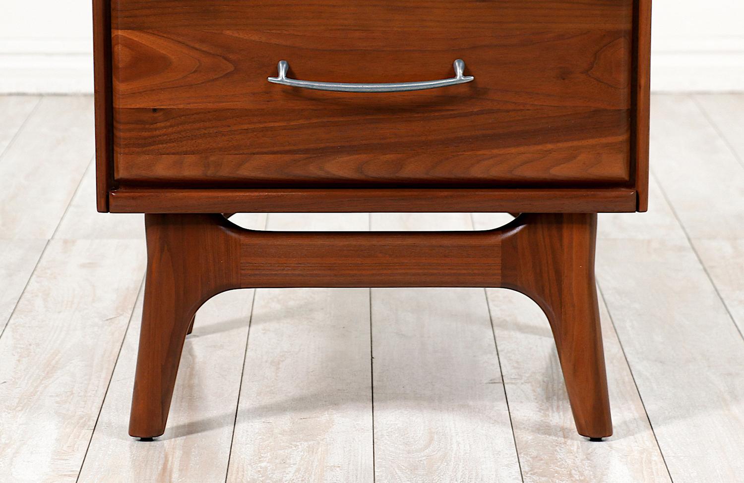 Expertly Restored - Mid-Century Modern Walnut Night Stands by Ace-Hi For Sale 2