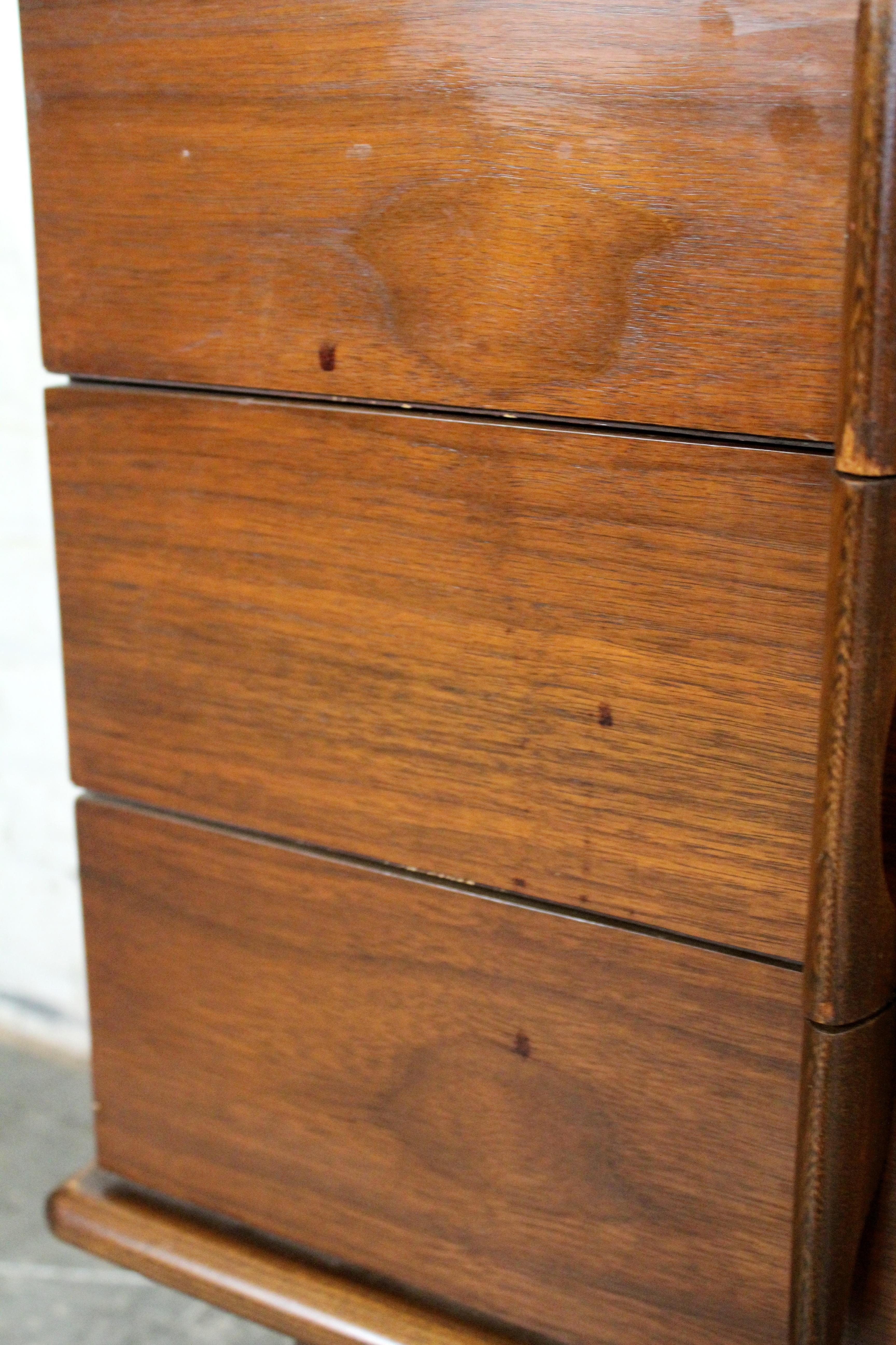 Tables de chevet en noyer modernes du milieu du siècle par United Furniture en vente 6