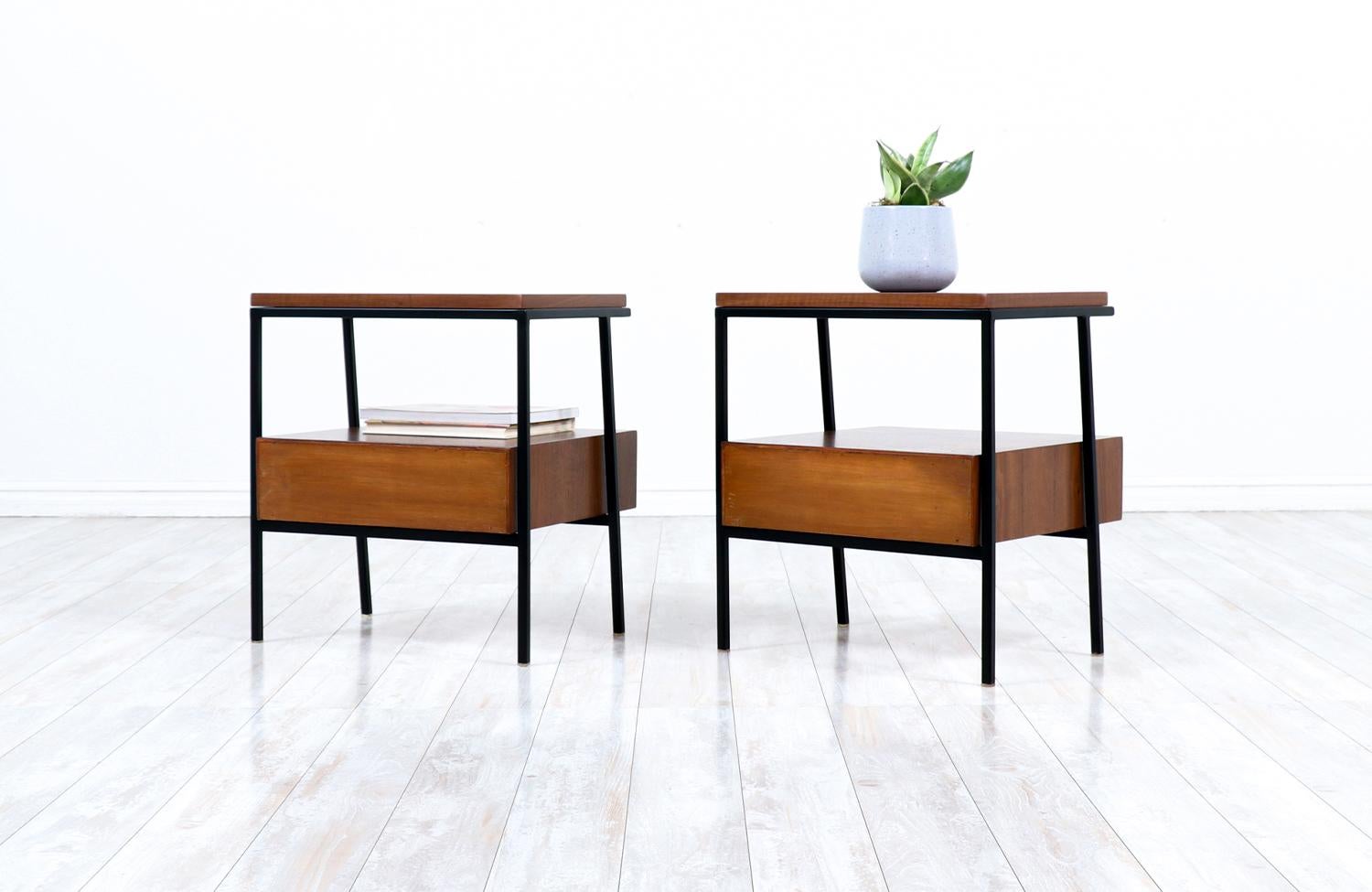 Mid-Century Modern Walnut Night Stands by Vista of California In Excellent Condition In Los Angeles, CA