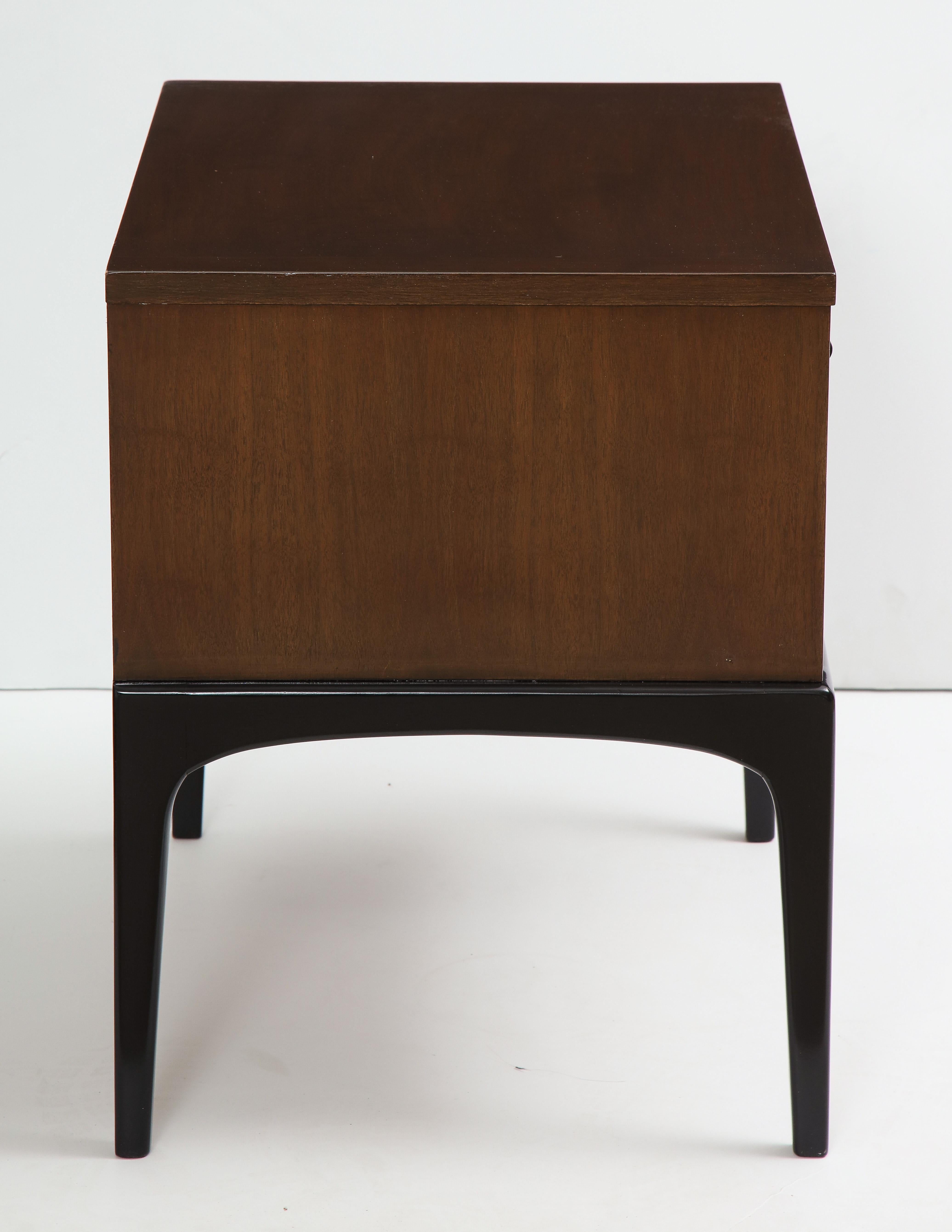 Mid-Century Modern Walnut Nightstands In Excellent Condition In New York, NY
