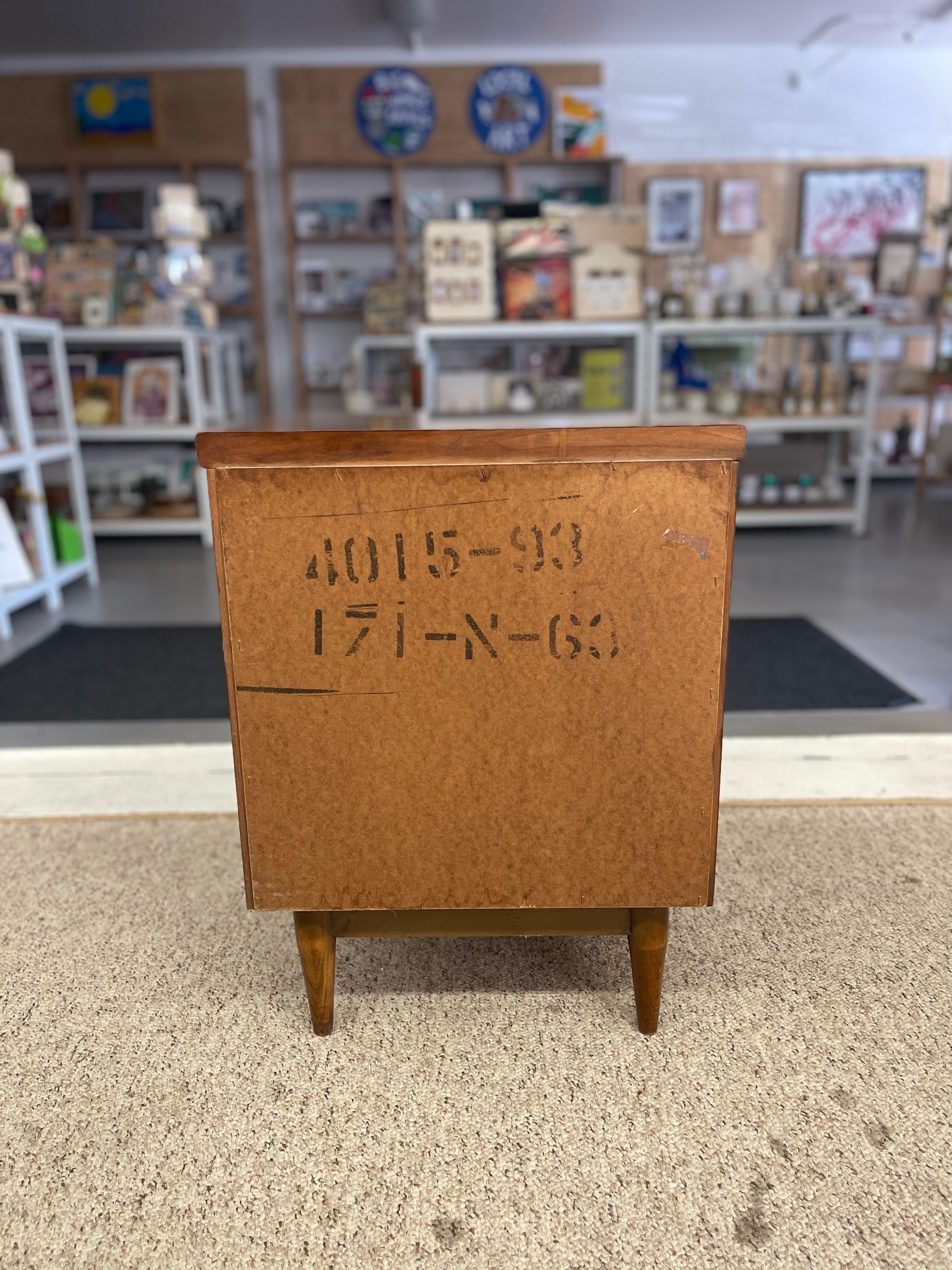 Mid-Century Modern Walnut Nightstand with Drawer and Open Cubby, 1950s For Sale 3