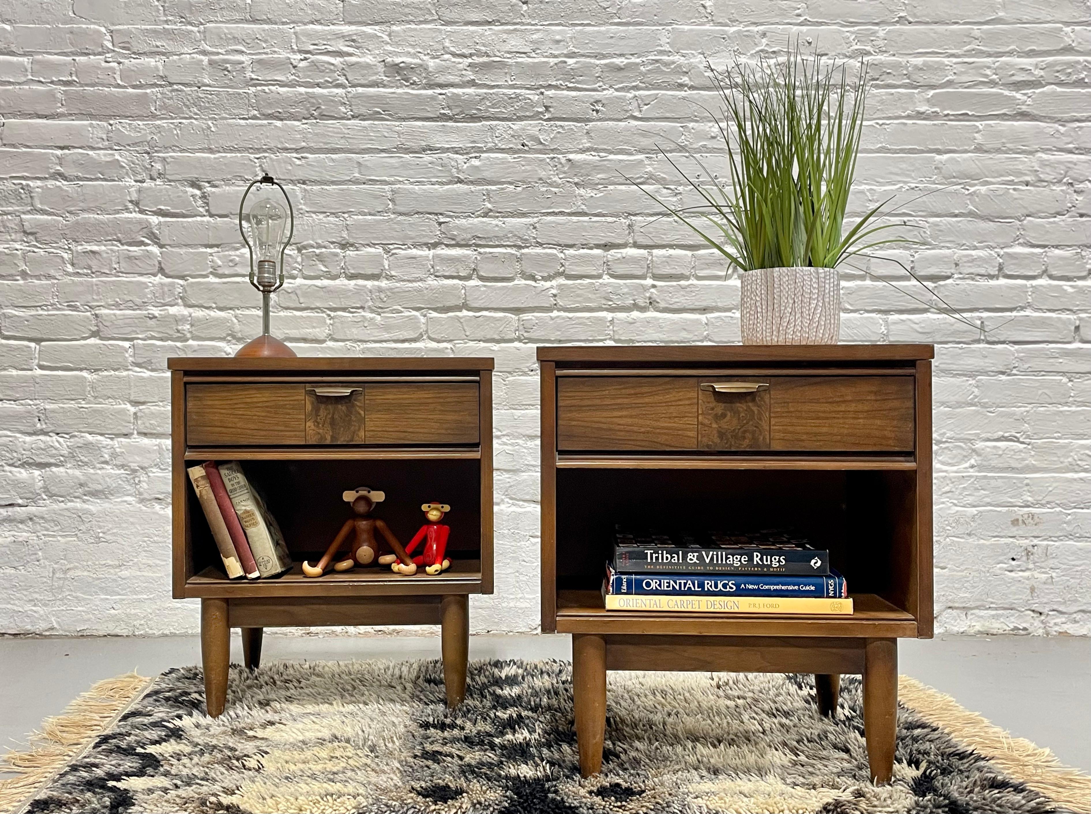 Mid Century MODERN Walnut NIGHTSTANDS, a PAIR, c. 1960's In Good Condition For Sale In Weehawken, NJ