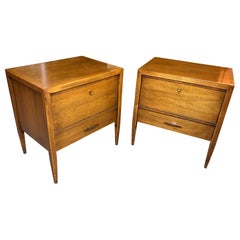 Comodini in legno di noce di Century Furniture, coppia