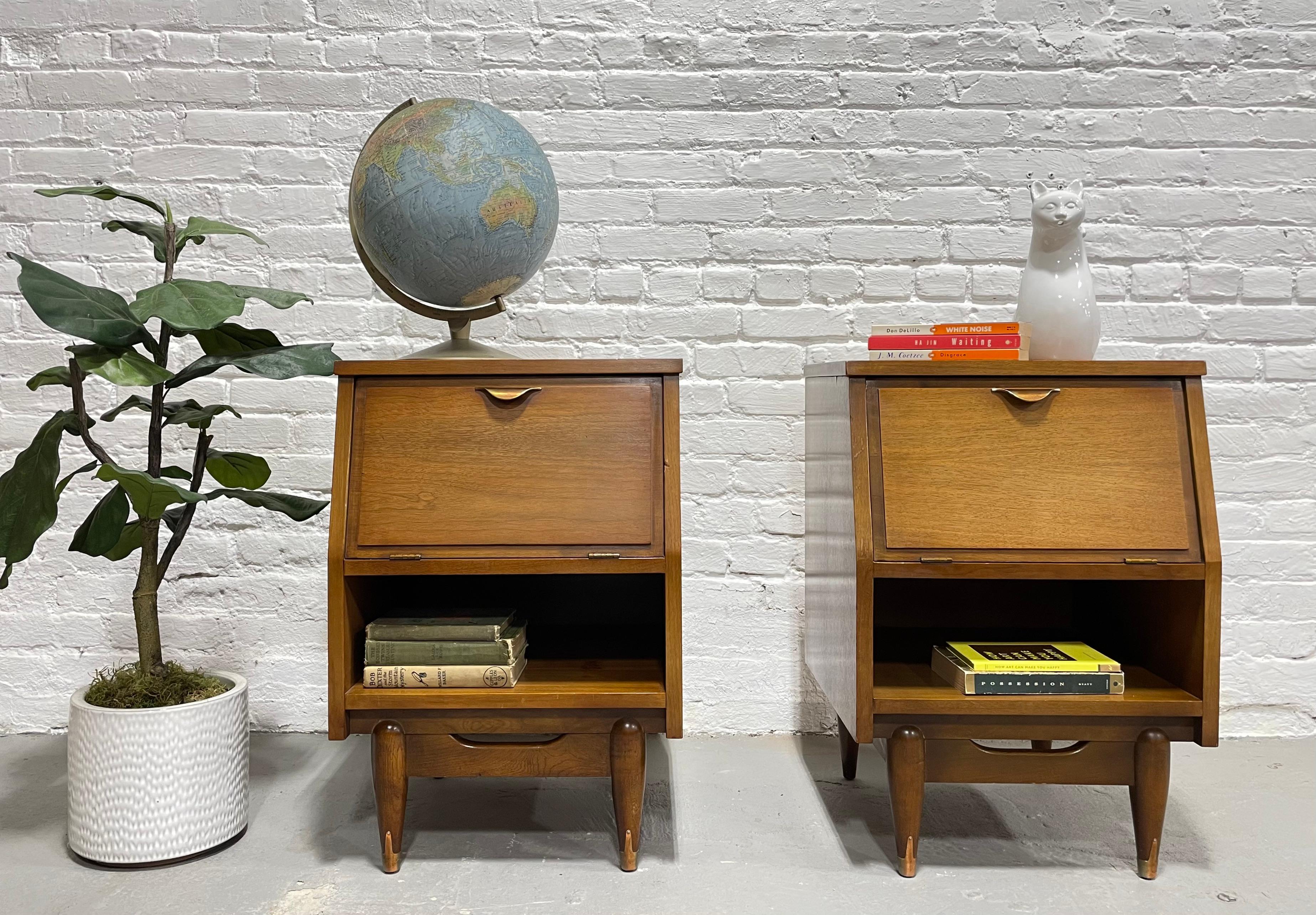Mid Century MODERN Walnut NIGHTSTANDS by Hooker Mainline, c. 1960's 6