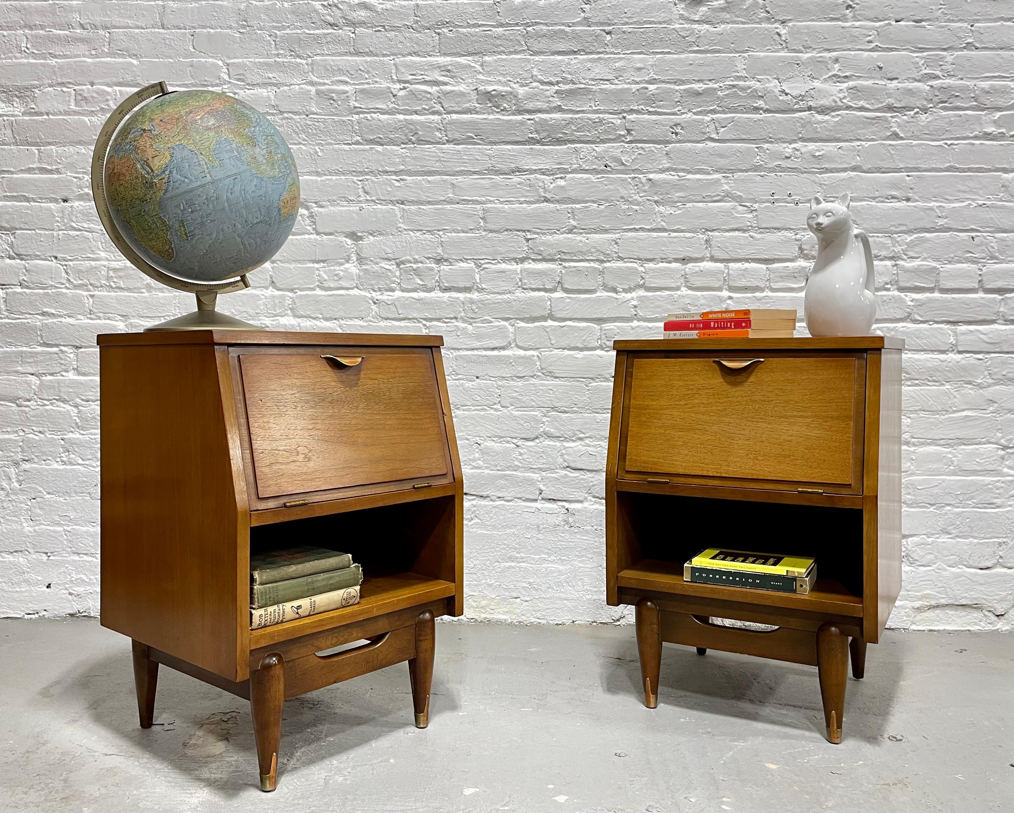 Mid Century MODERN Walnut NIGHTSTANDS by Hooker Mainline, c. 1960's In Good Condition In Weehawken, NJ