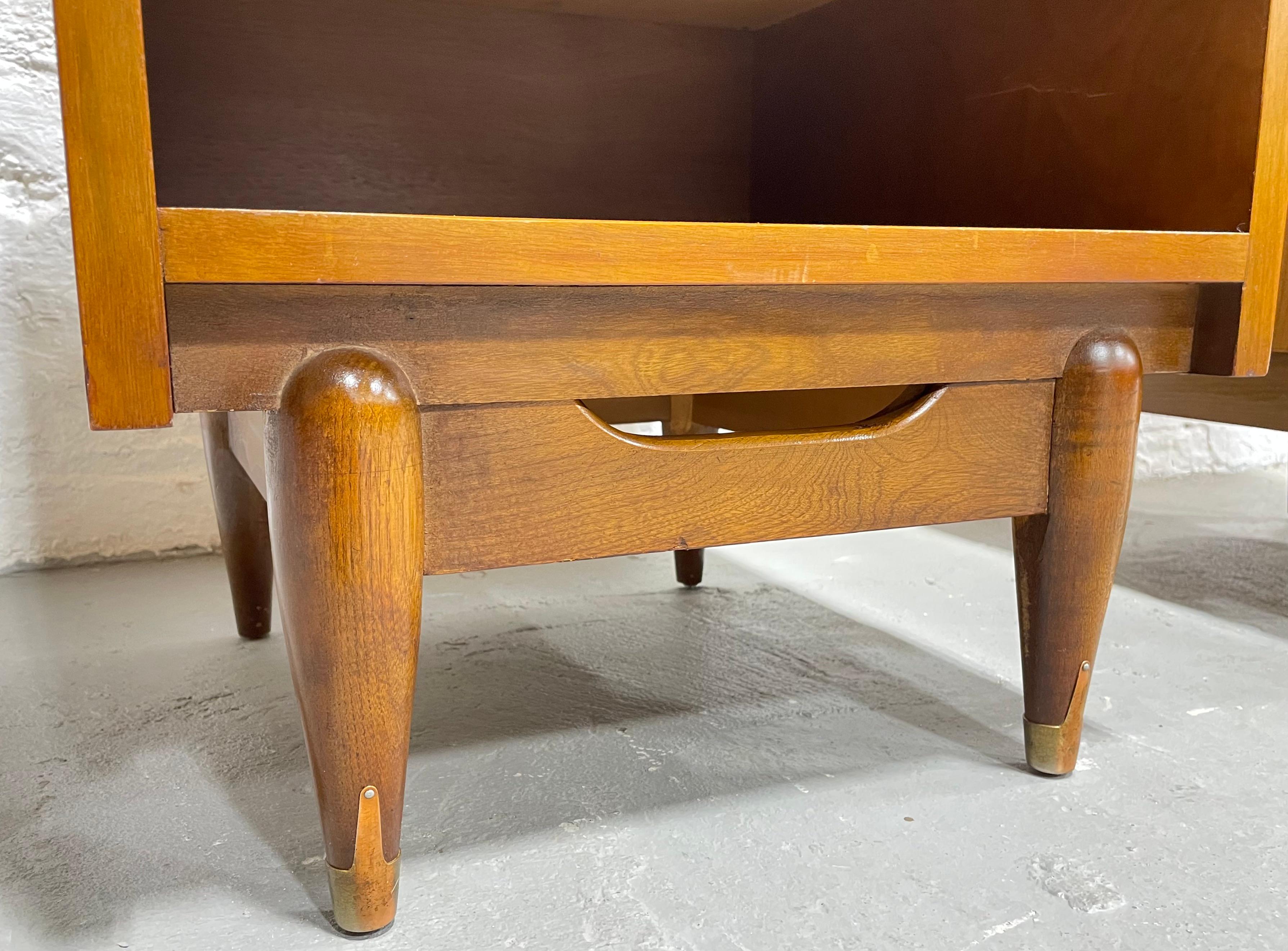 Mid Century MODERN Walnut NIGHTSTANDS by Hooker Mainline, c. 1960's 2