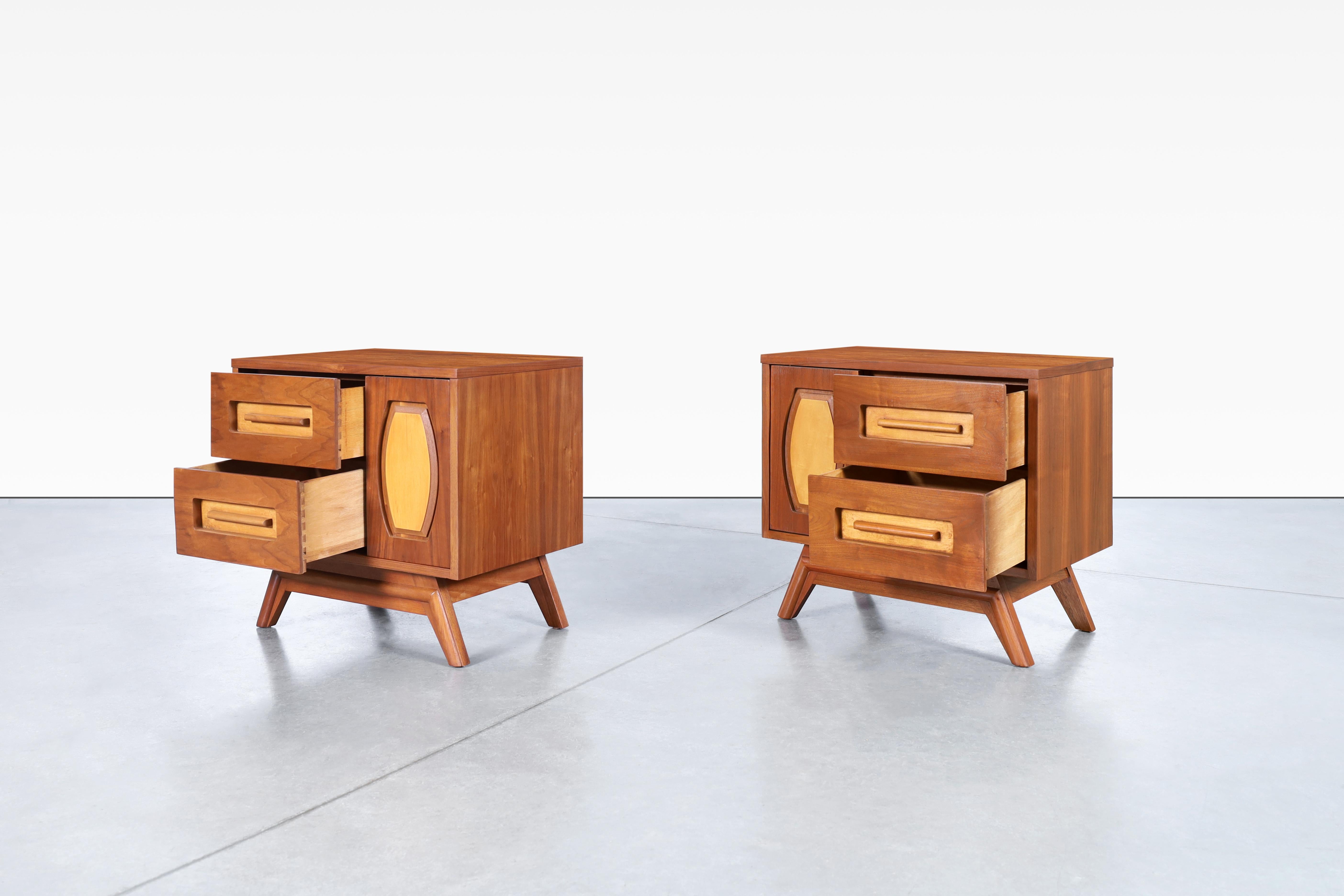 American Mid-Century Modern Walnut Nightstands by Young Mfg. For Sale