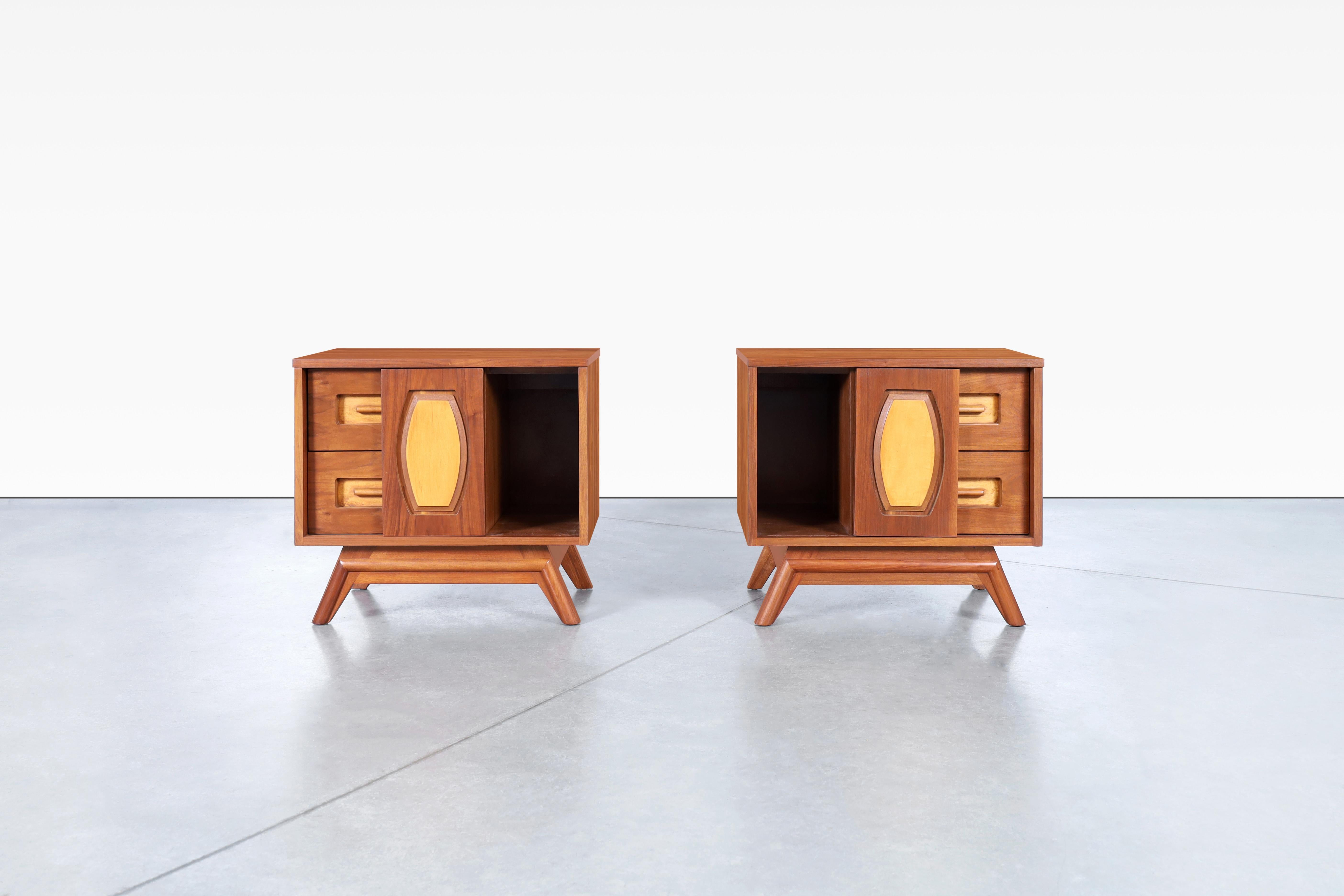 Mid-20th Century Mid-Century Modern Walnut Nightstands by Young Mfg. For Sale