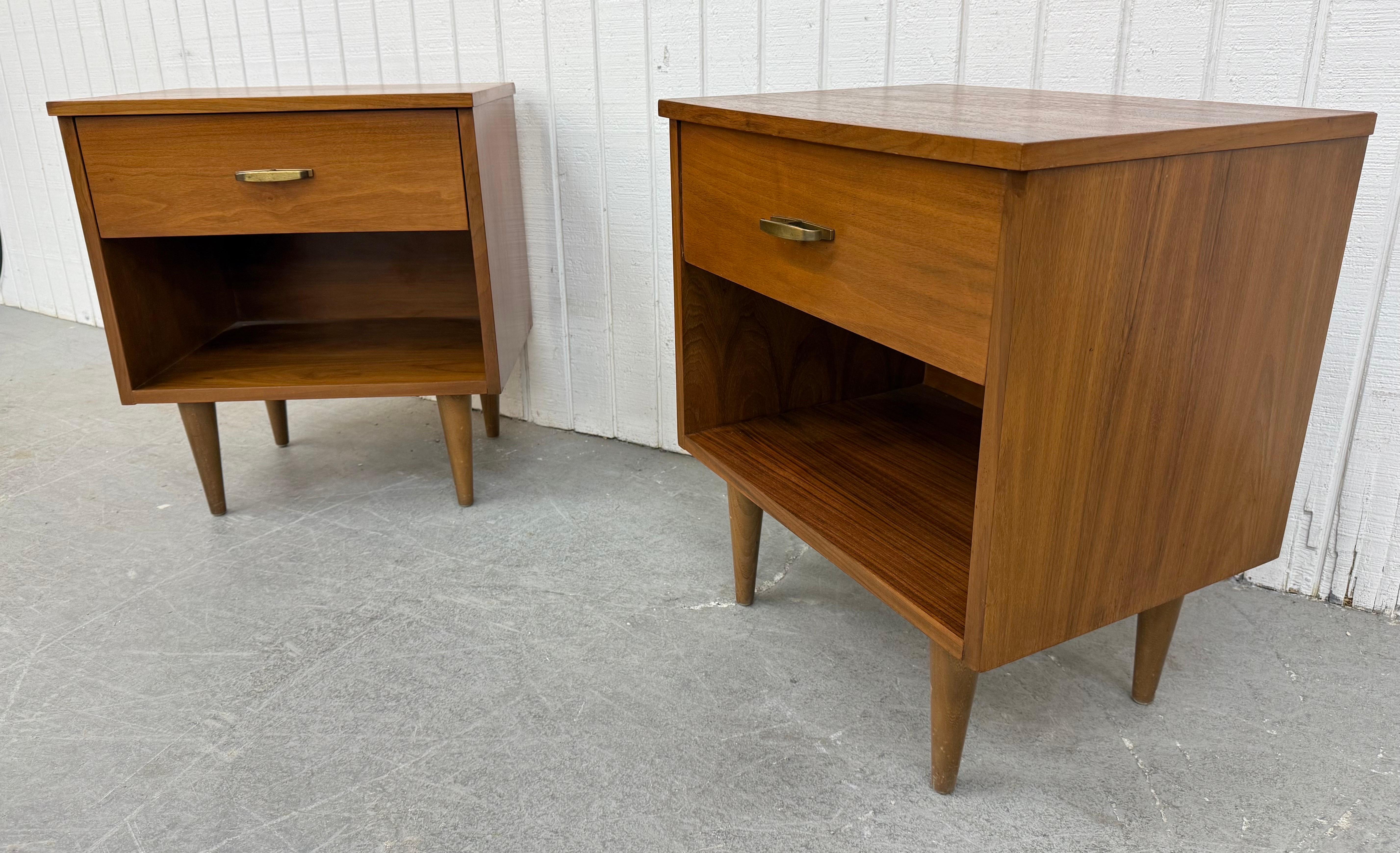 American Mid-Century Modern Walnut Nightstands - Set of 2 For Sale