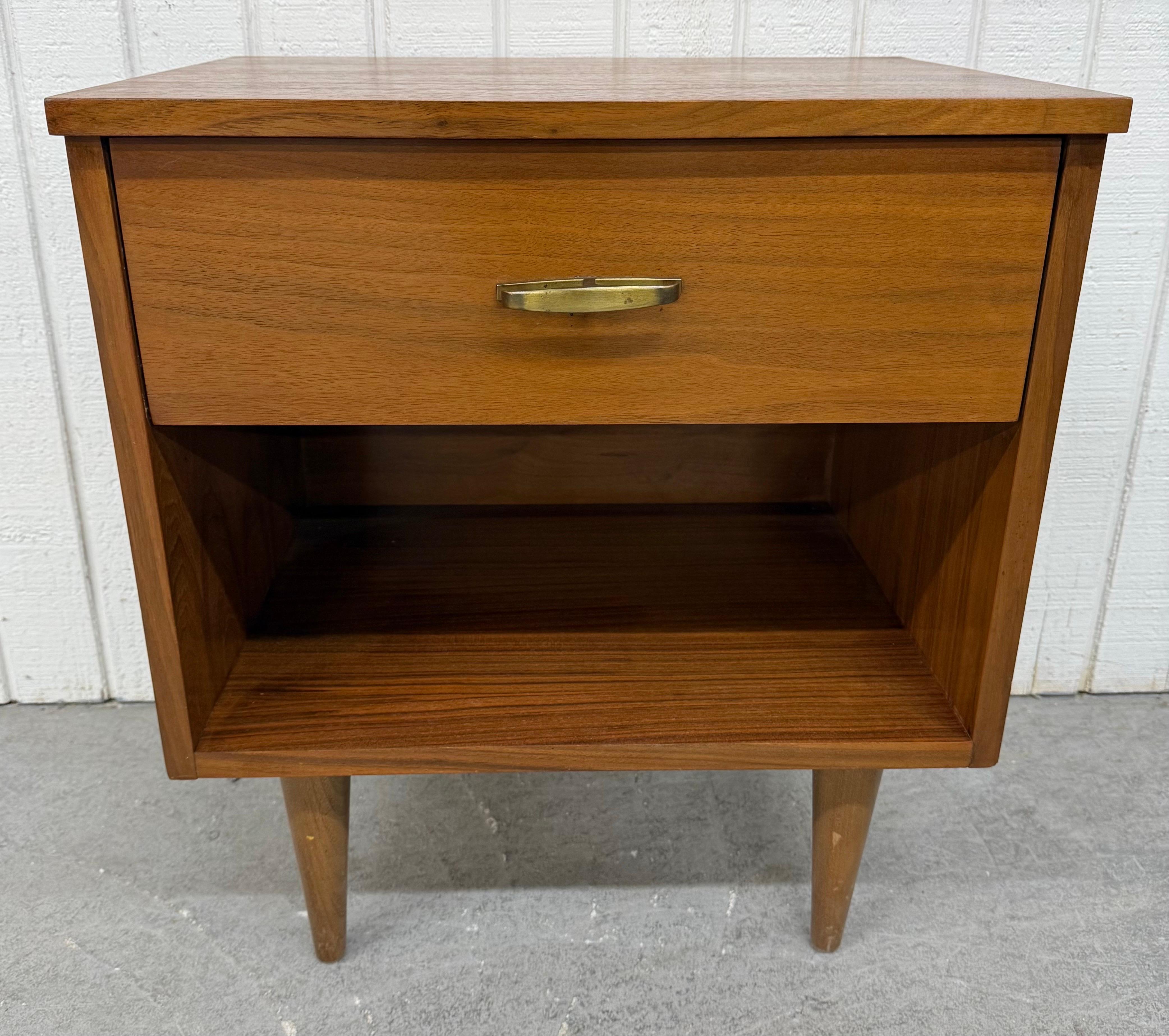Mid-Century Modern Walnut Nightstands - Set of 2 For Sale 1
