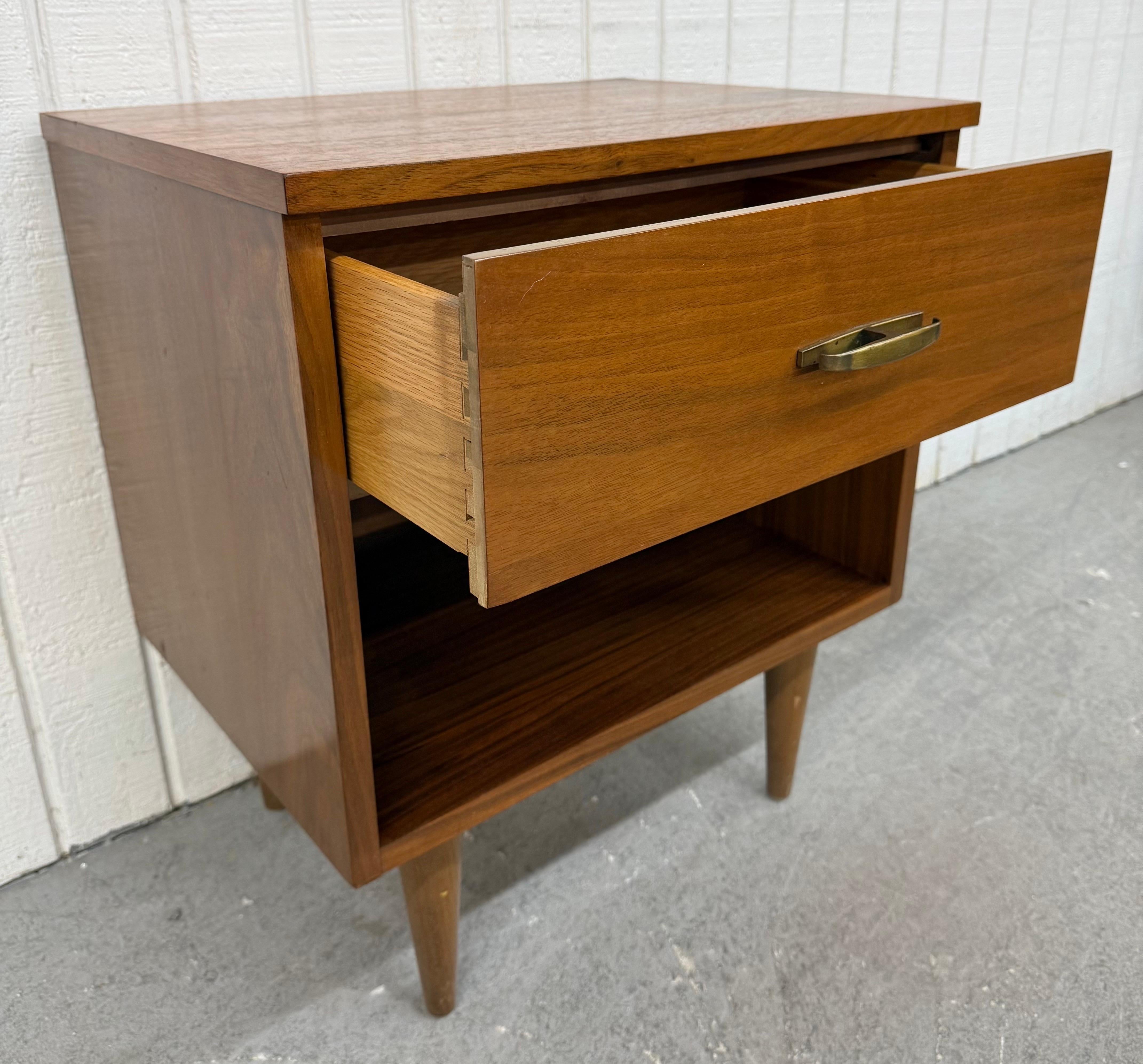 Mid-Century Modern Walnut Nightstands - Set of 2 For Sale 2