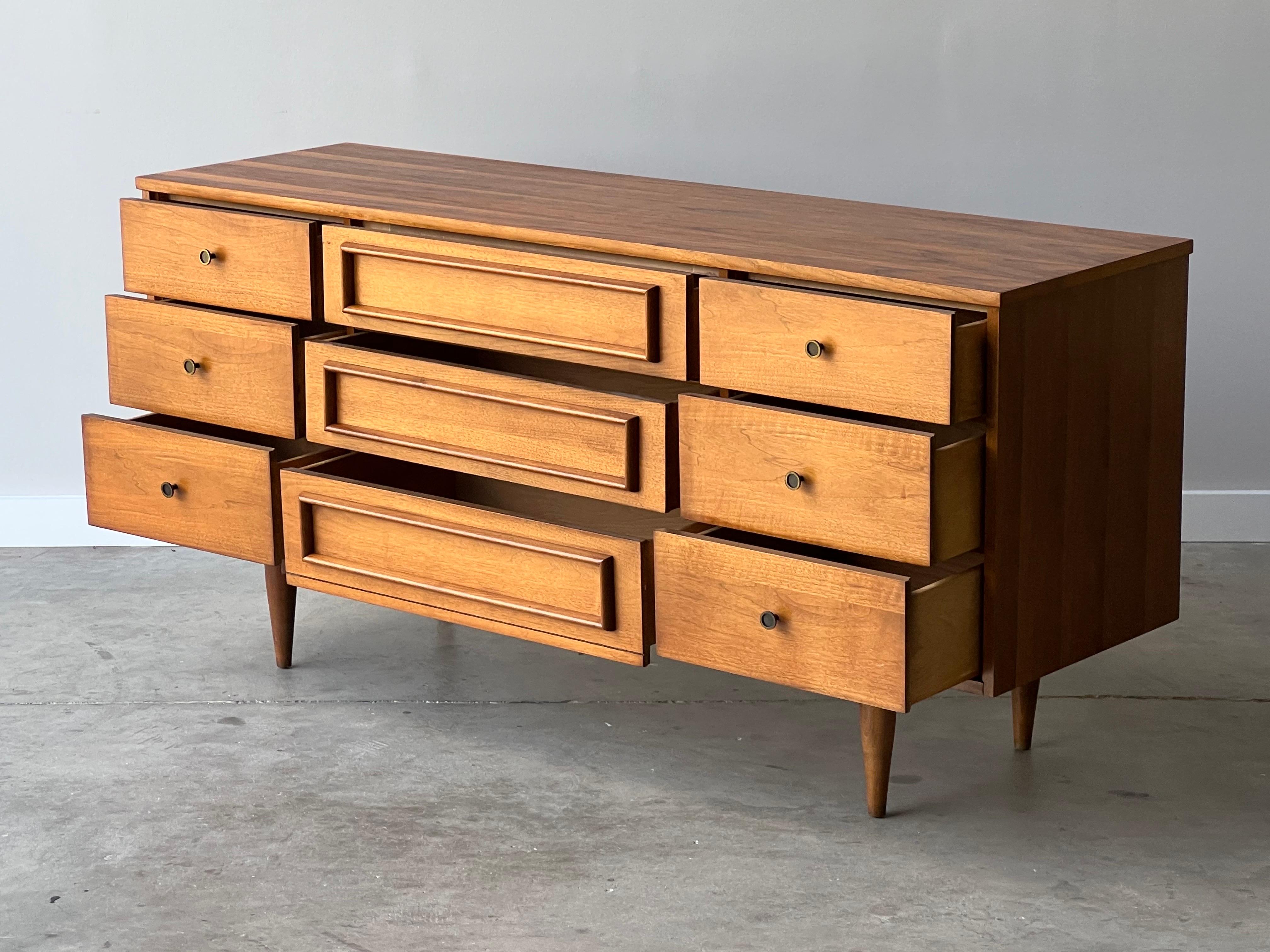 Mid Century Modern Walnut Nine Drawer Dresser In Good Condition In Raleigh, NC