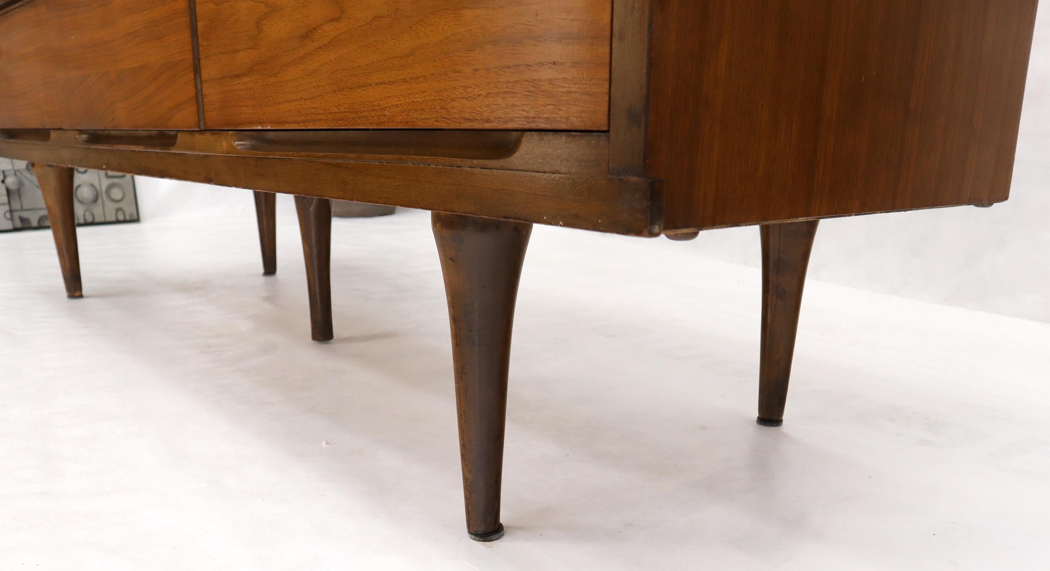 Mid-Century Modern Walnut Nine Drawers Dresser Credenza on Cone Shape Legs 4