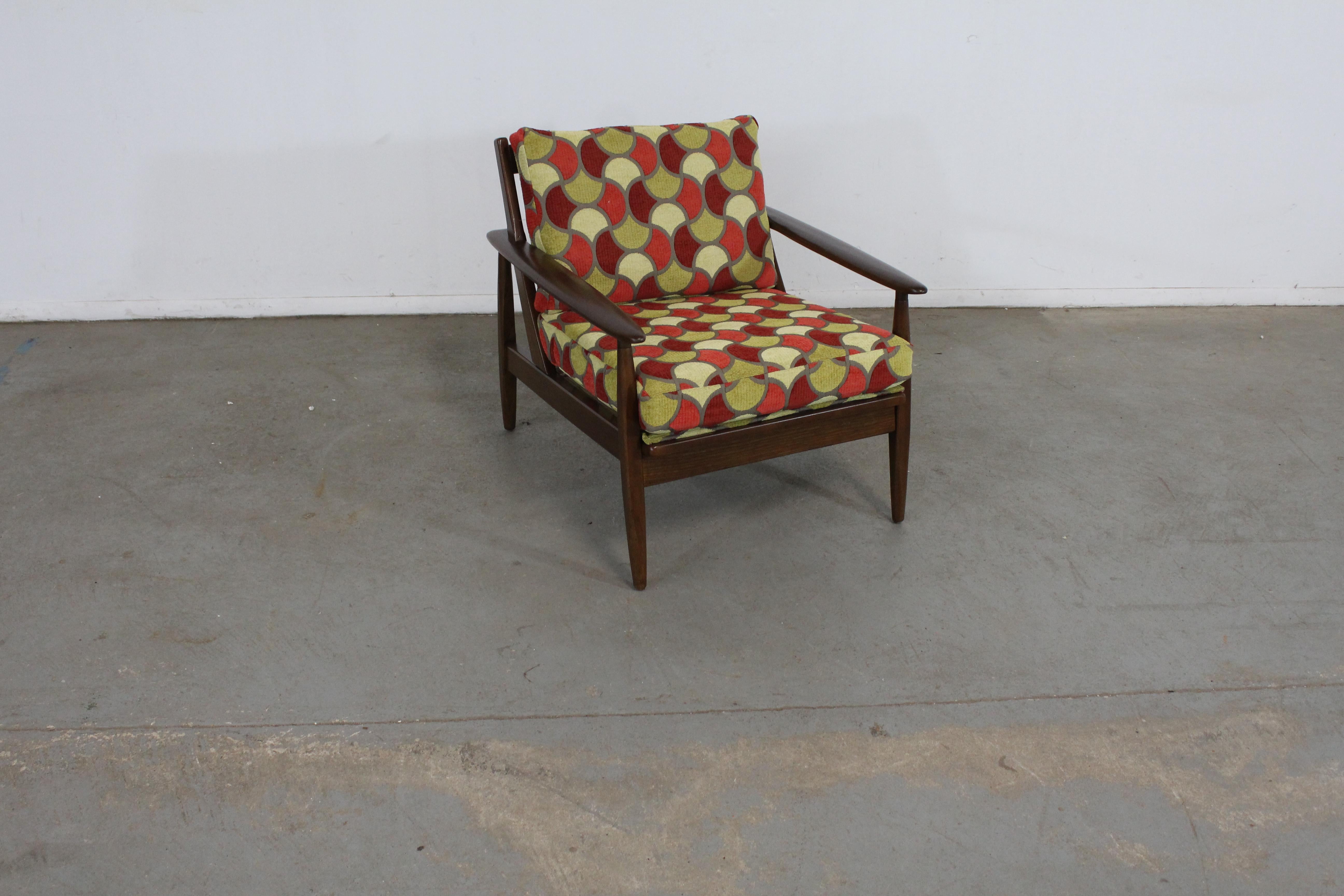 Unknown Mid-Century Modern Walnut Open Arm Lounge Chair