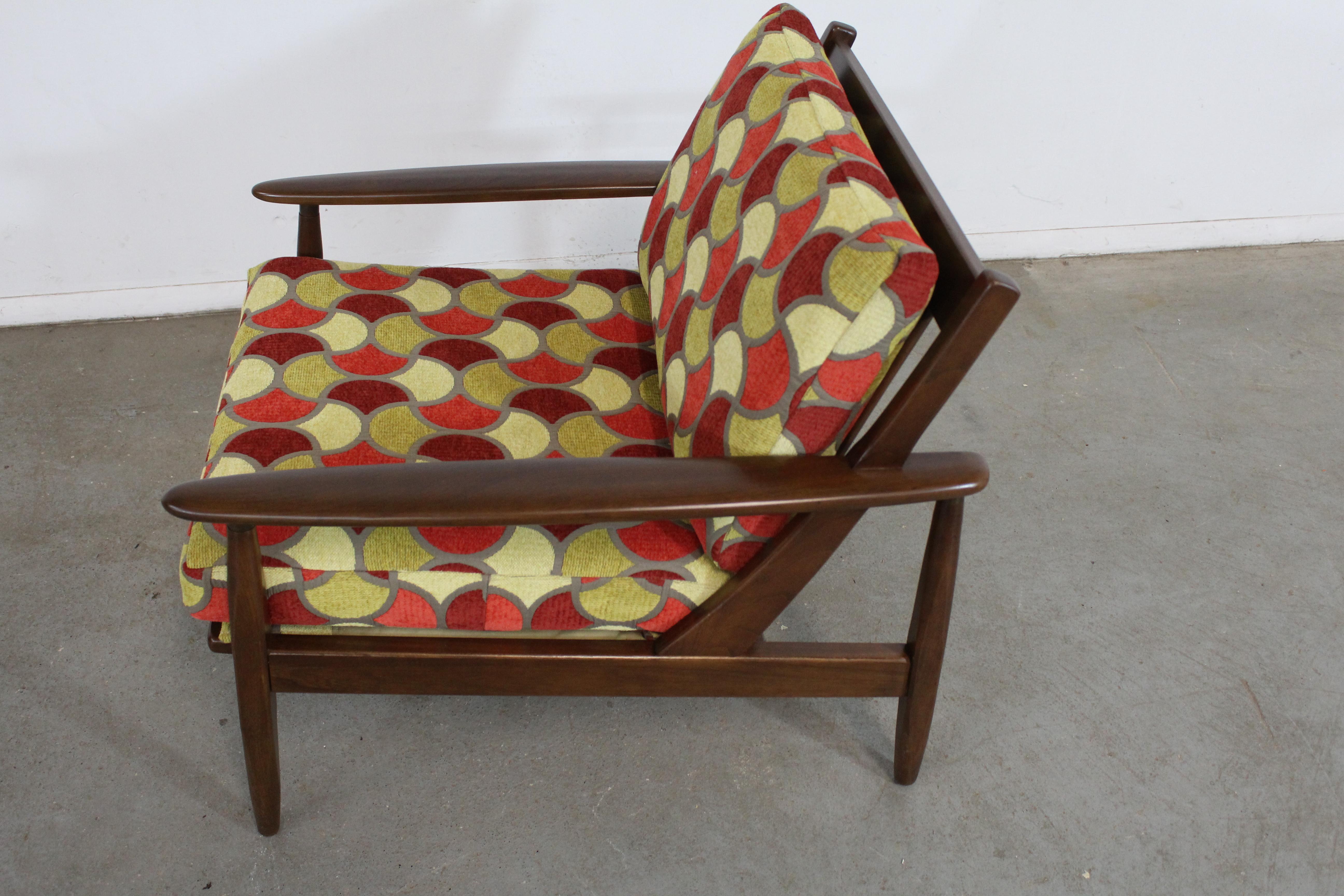 Mid-Century Modern Walnut Open Arm Lounge Chair 2