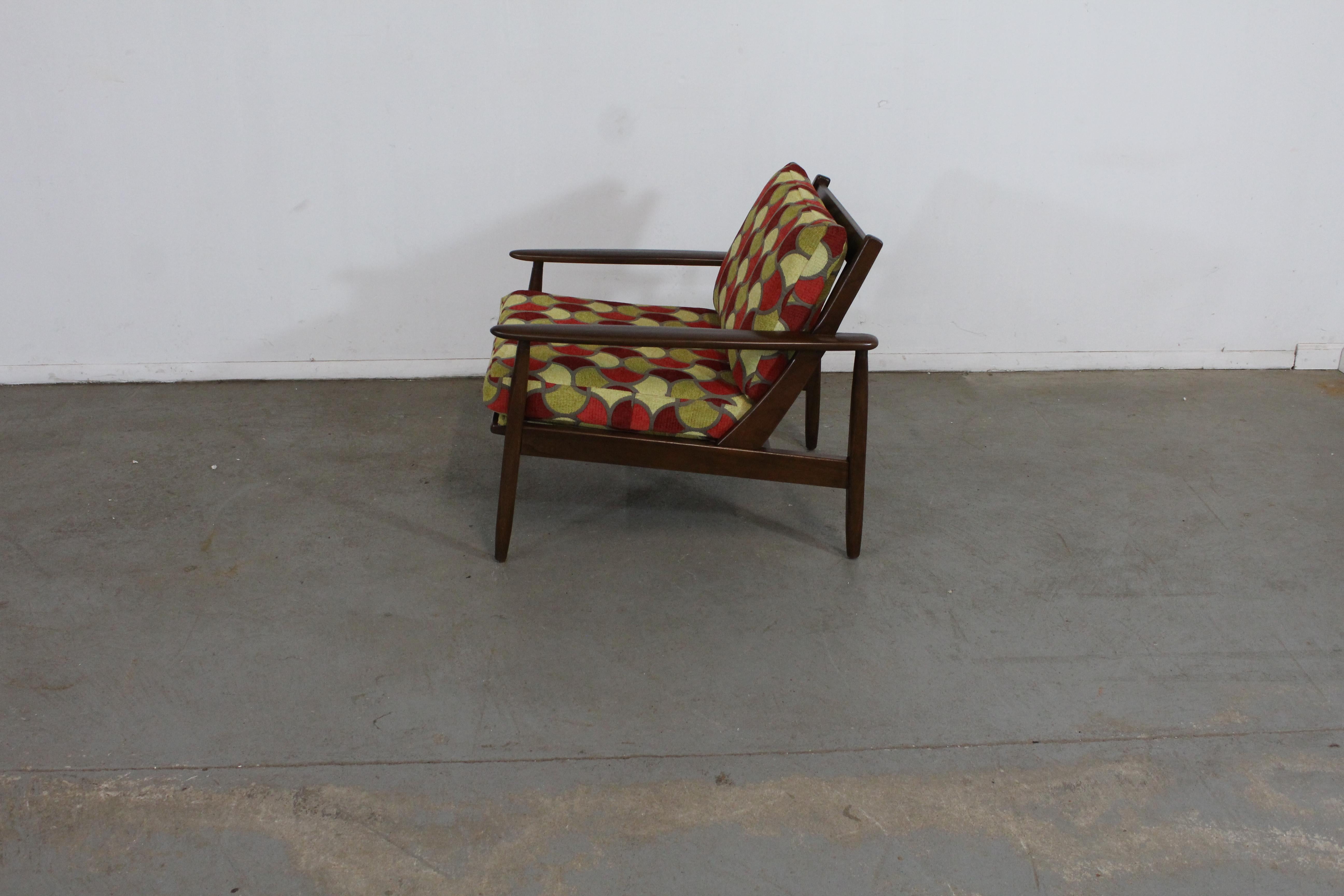 Mid-Century Modern Walnut Open Arm Lounge Chair 4