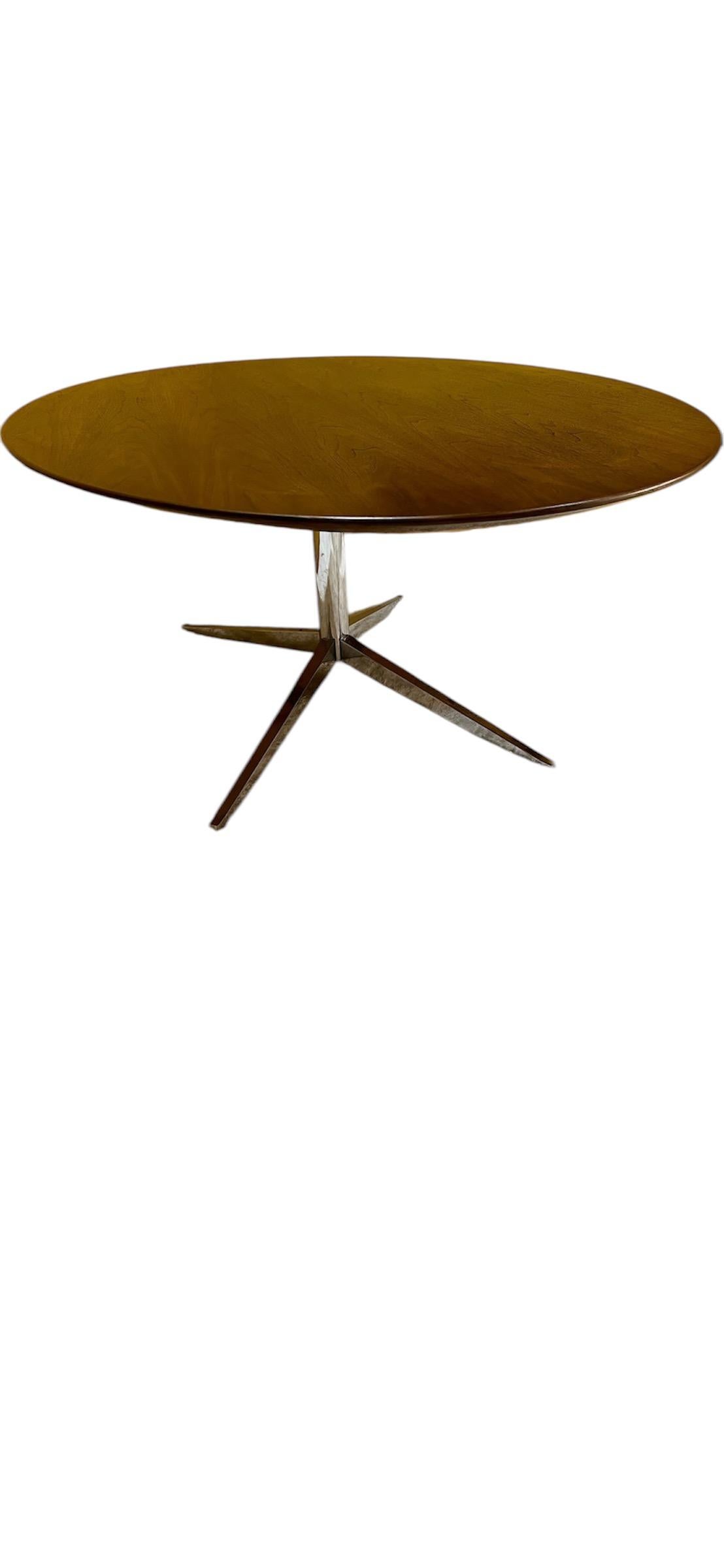 Laqué Bureau et table de direction ovale moderne du milieu du siècle dernier par Florence Knoll en vente