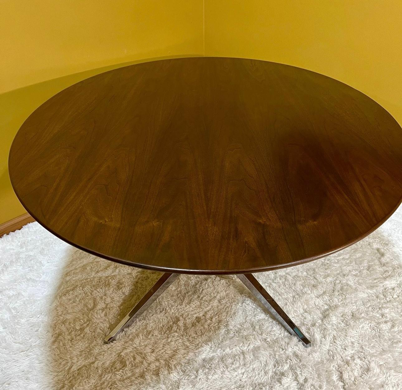 Milieu du XXe siècle Bureau et table de direction ovale moderne du milieu du siècle dernier par Florence Knoll en vente