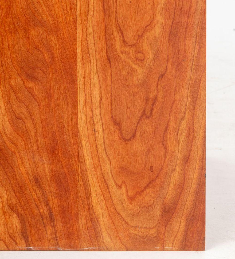 Mid-Century Modern Walnut Pedestal en vente 5