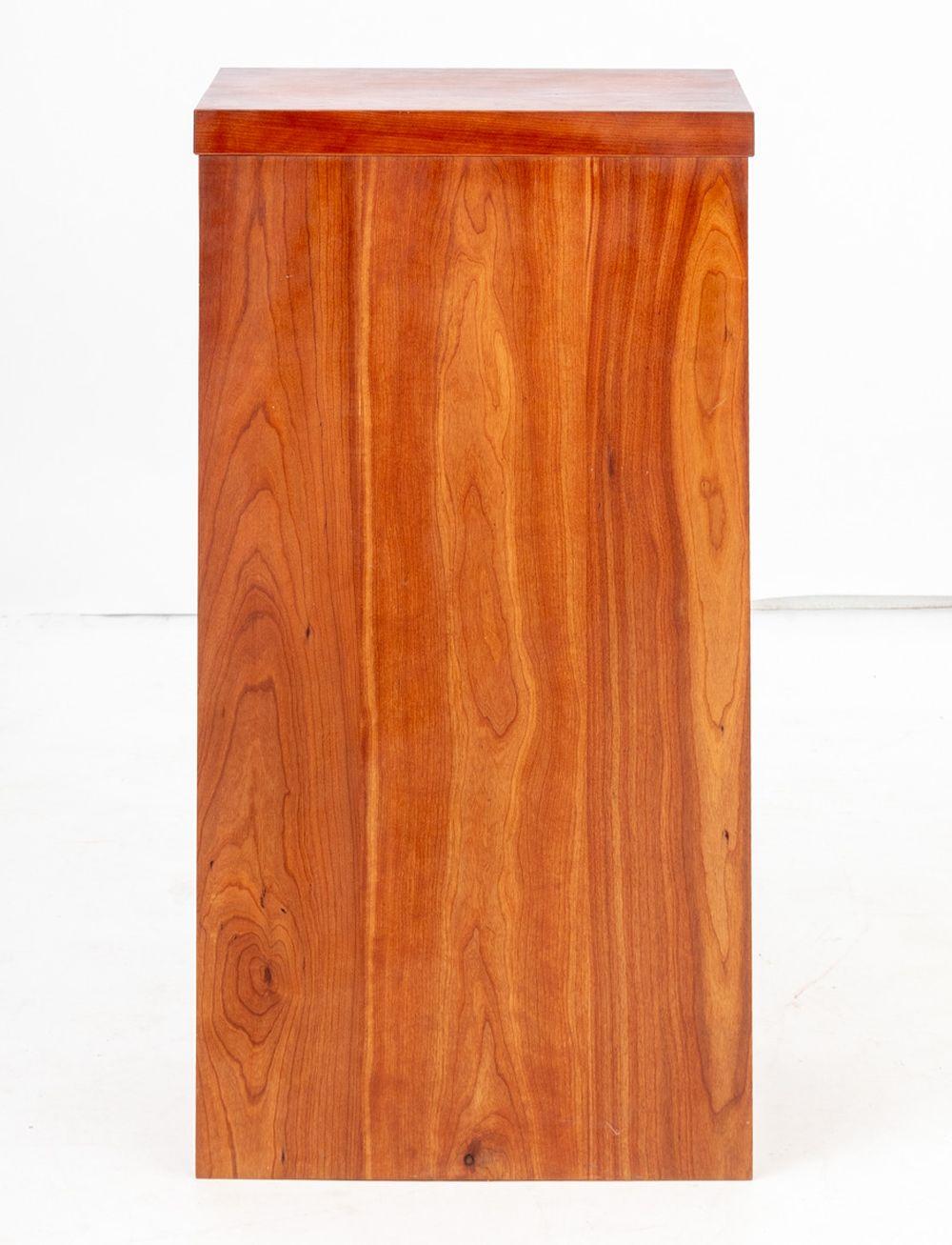 Mid-Century Modern Walnut Pedestal en vente 3