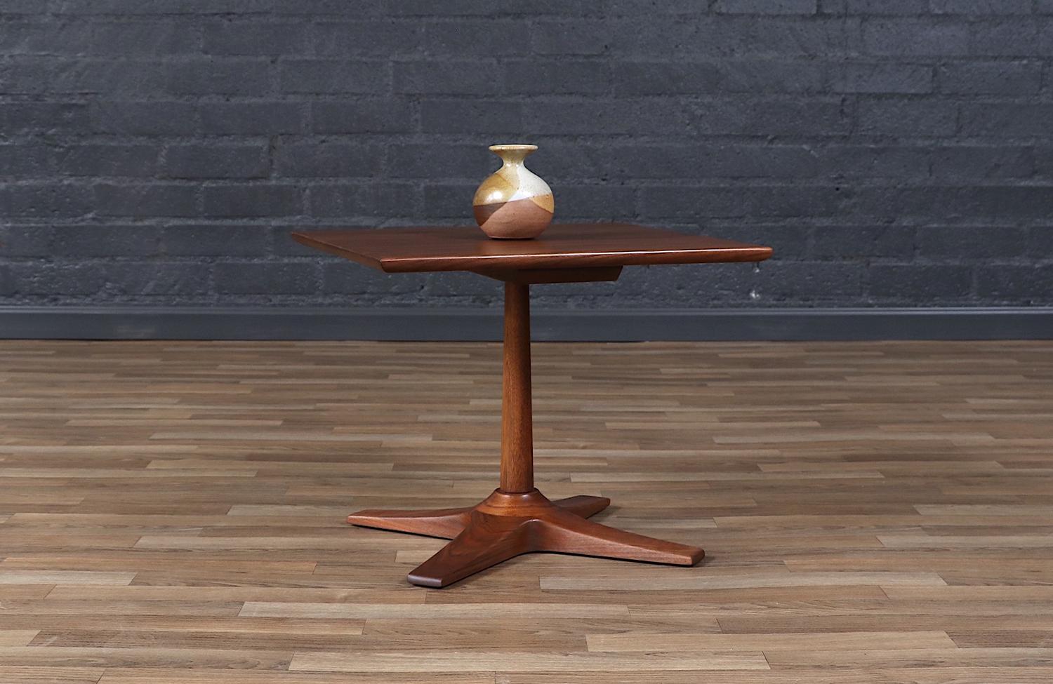 American Mid-Century Modern Walnut Pedestal Side Table w/ Star Base For Sale