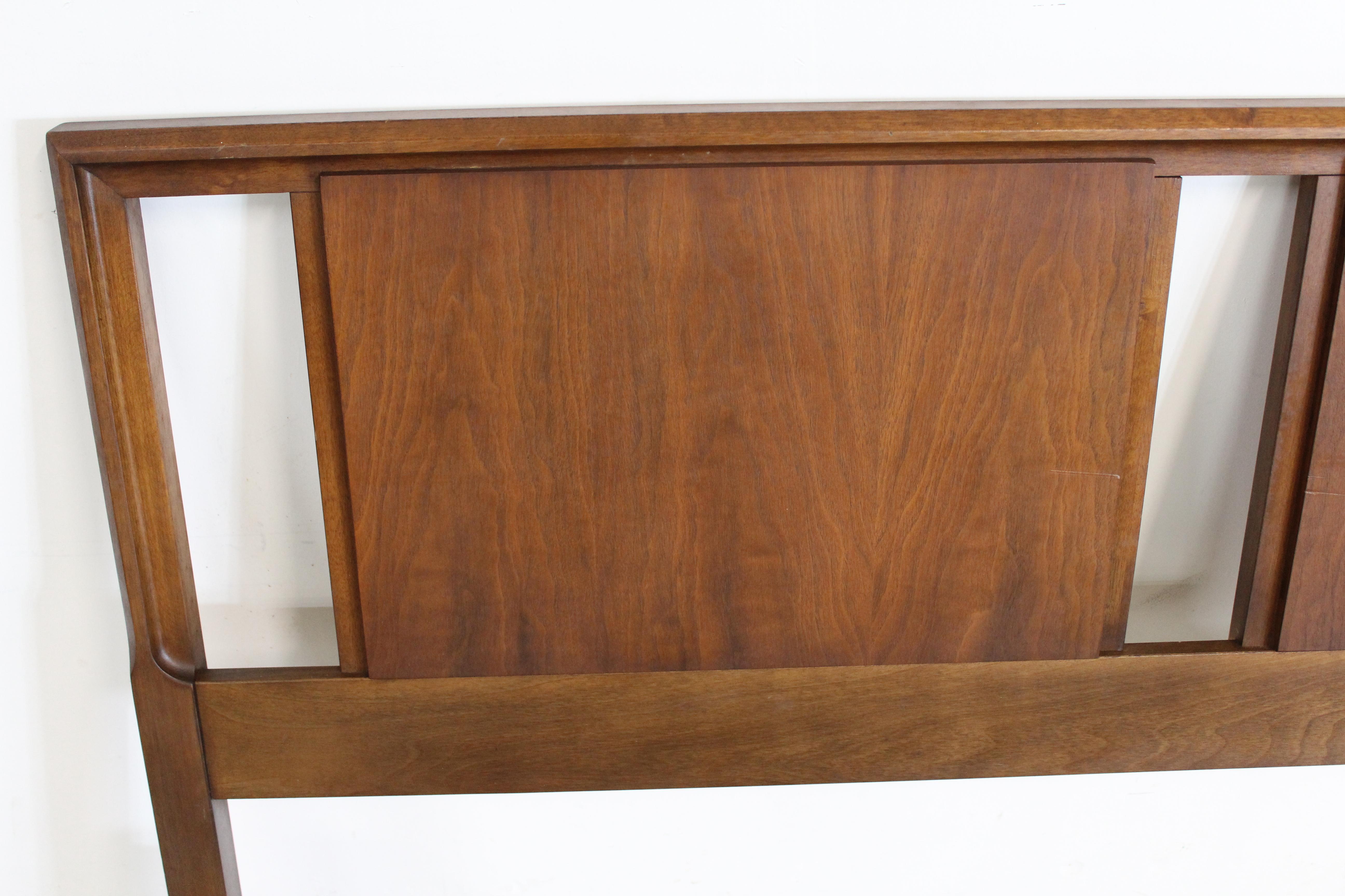 Mid-Century Modern Walnut Queen/ Full Size Headboard In Good Condition In Wilmington, DE